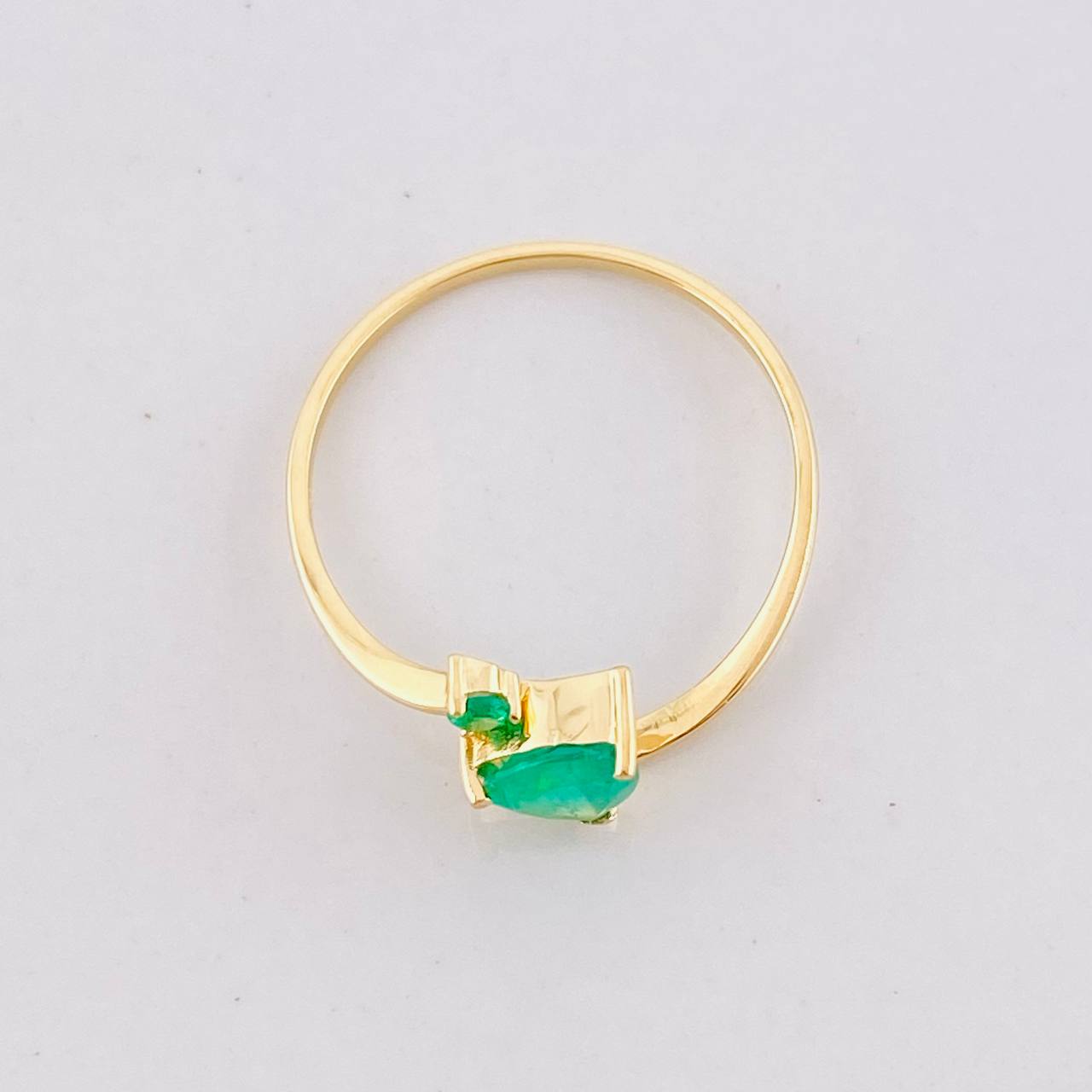 Anillo Solitario Esmeraldas 42pts 1.15g / T6 3/4 Oro Amarillo 18K