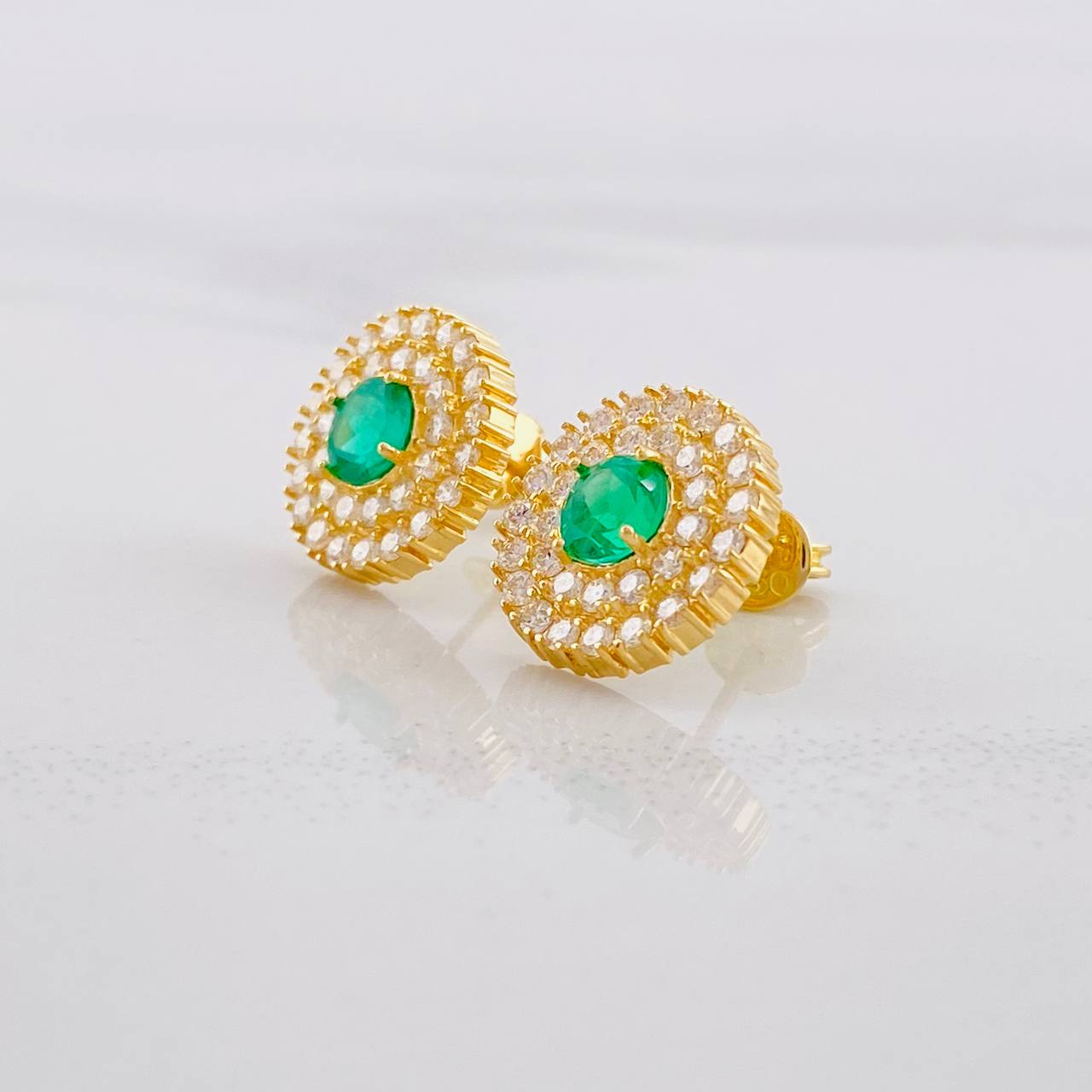 Topos Circulo Tupido Esmeraldas 6.51qts Diamantes 1.28qts 4.8g / 12.55mm Oro Amarillo 18K
