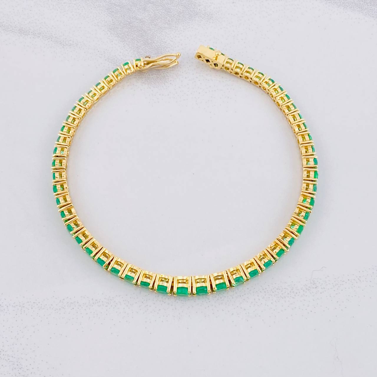 Pulso Tenis Esmeraldas 6.51qts 13.15g / 18cm / 4.25mm Oro Amarillo 18K