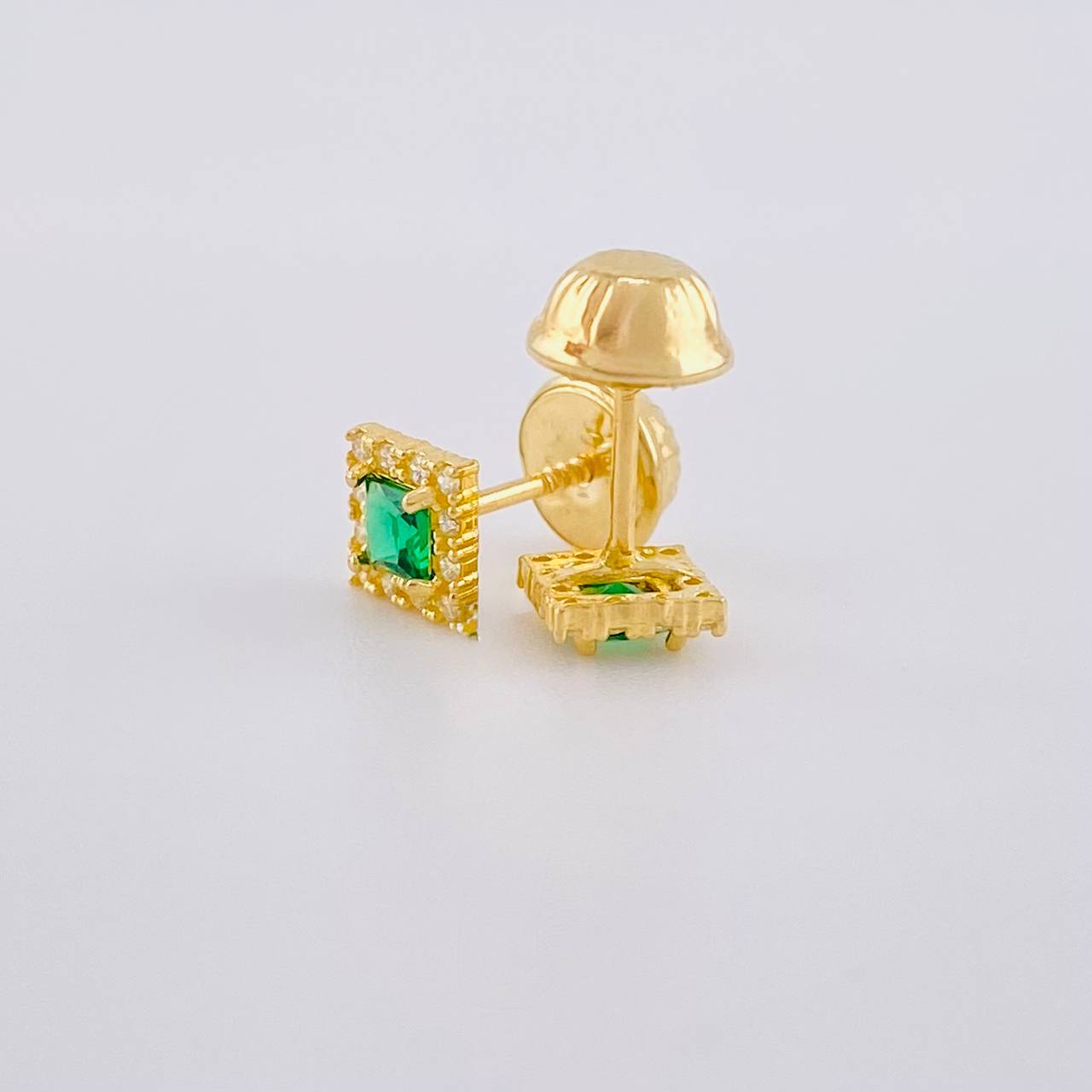 Topos Halo Cuadrado 0.7g / 4.7mm Oro Amarillo 18K