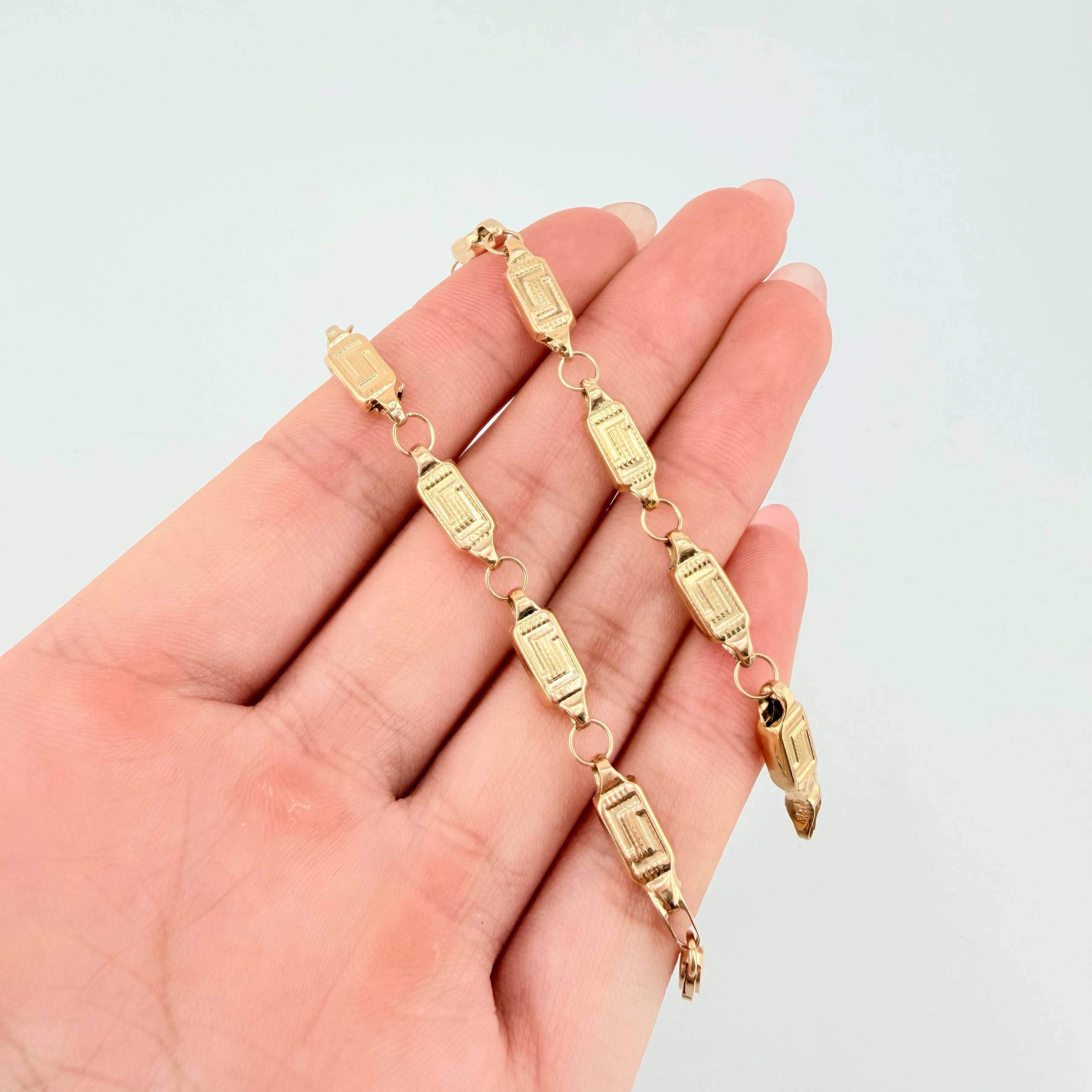Pulso Rustico Recuadro Tribal 5.1gr / 21.5cm / 5mm Oro Amarillo 18K *