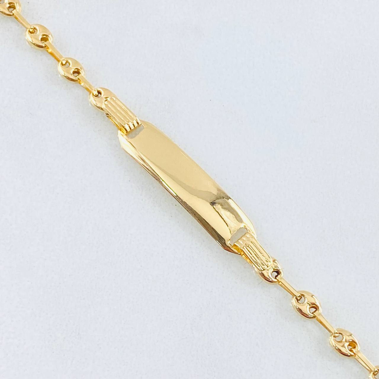 Pulso Bebé GC Placa Rectangular 2.3gr / 15cm / Oro Amarillo 18K *