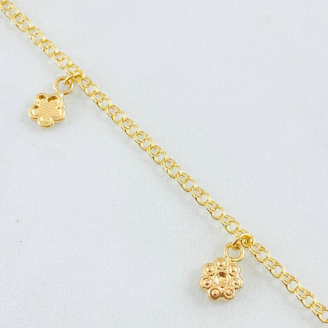 Tobillera Aro Seguido Dijes 3.5gr / 23.5cm / Oro Amarillo 18K *
