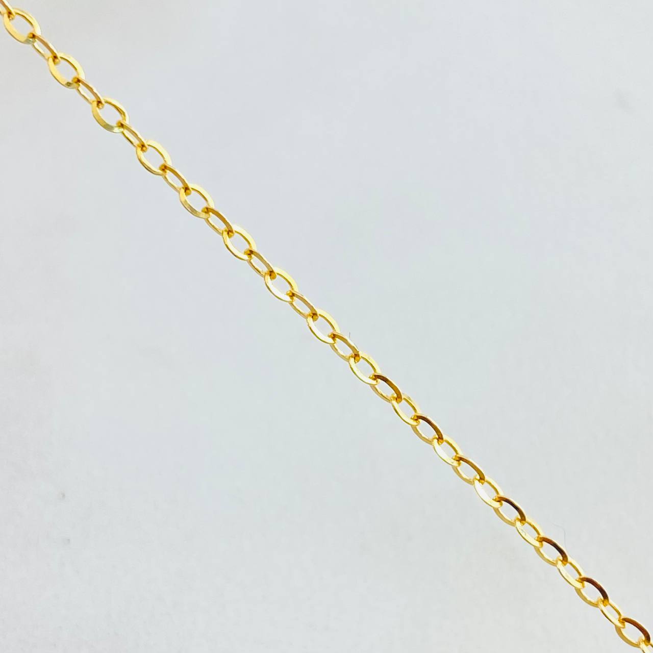 Cadena Aro Seguido 2.2gr / 60cm / Oro Amarillo +3 18K
