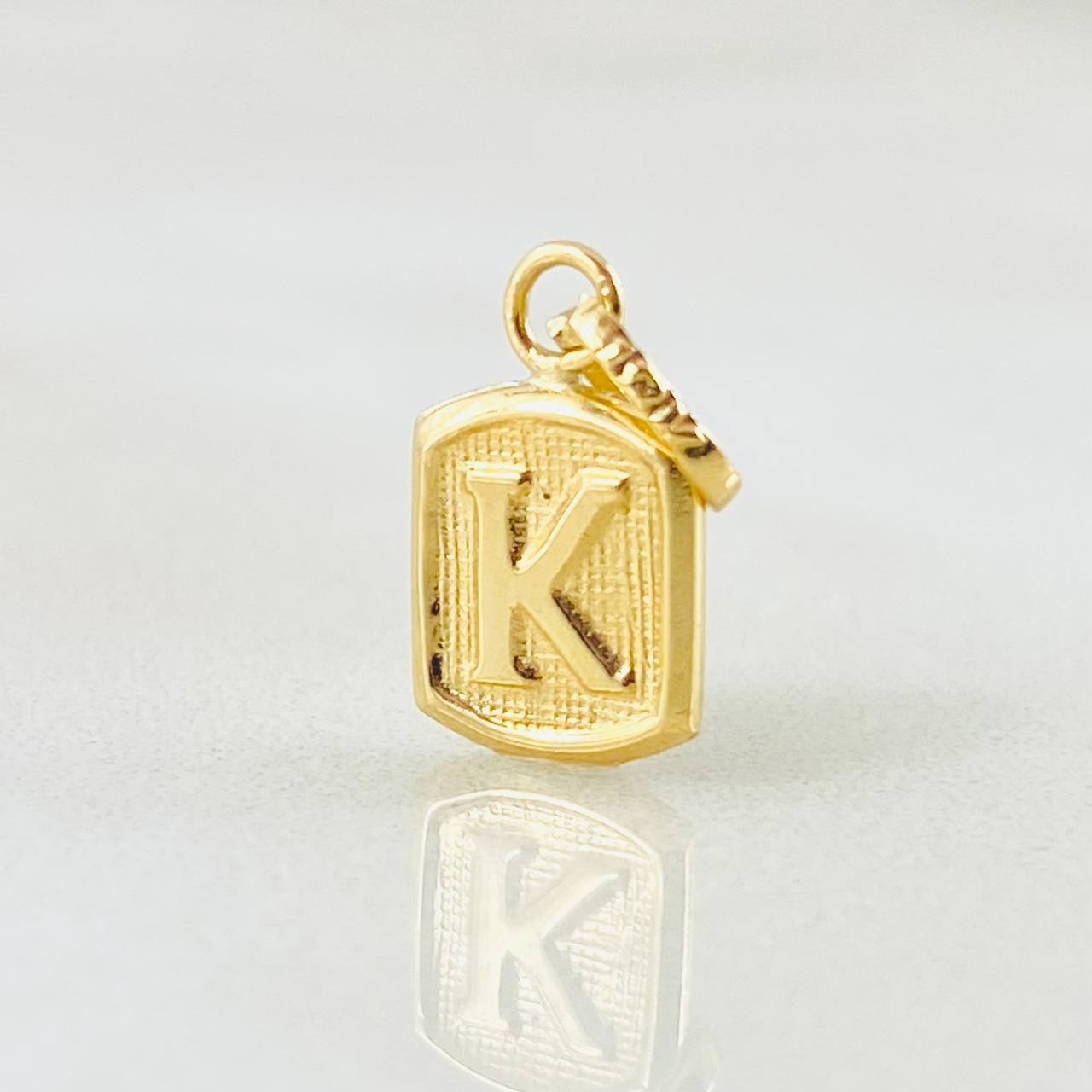 Dije Letra K 0.35gr / 1.5cm / Oro Amarillo 18K
