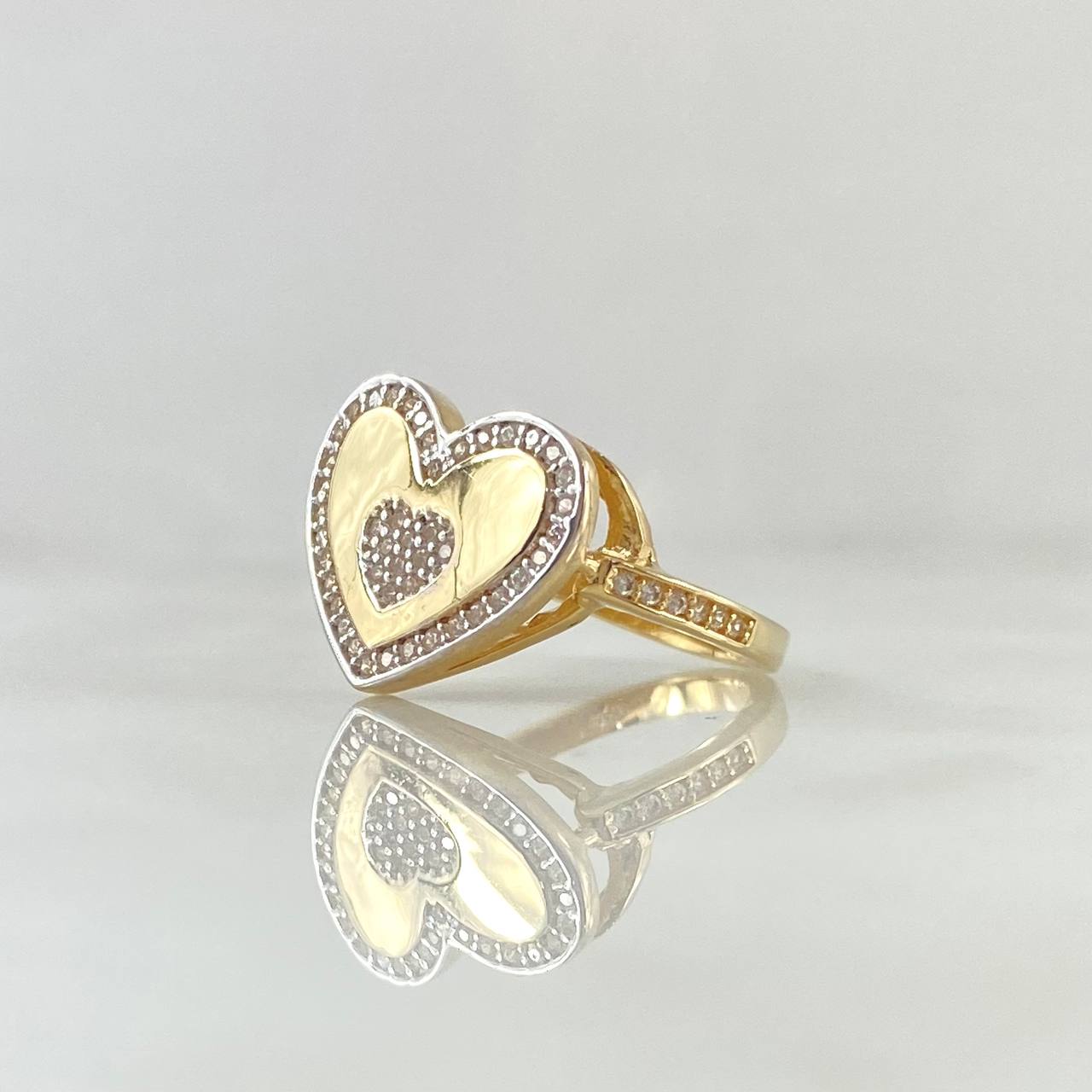 Anillo Corazón en Medio 4gr / T7 / Circones Blancos Oro Amarillo 18K ©