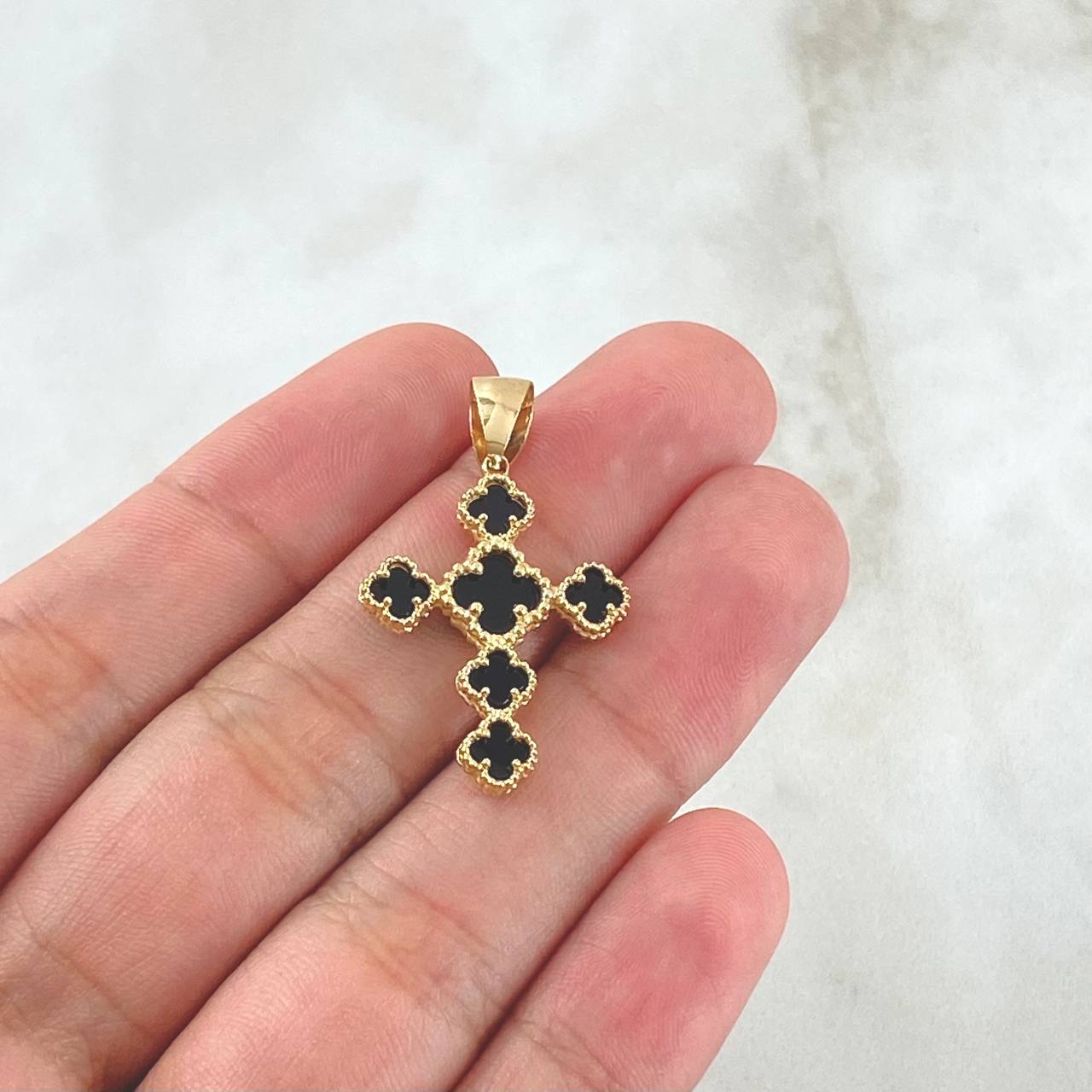 Dije Cruz Trébol VCyA 2.8gr / 3.2cm / Onix Negro Punteado Oro Amarillo Nac.Esp. 18K