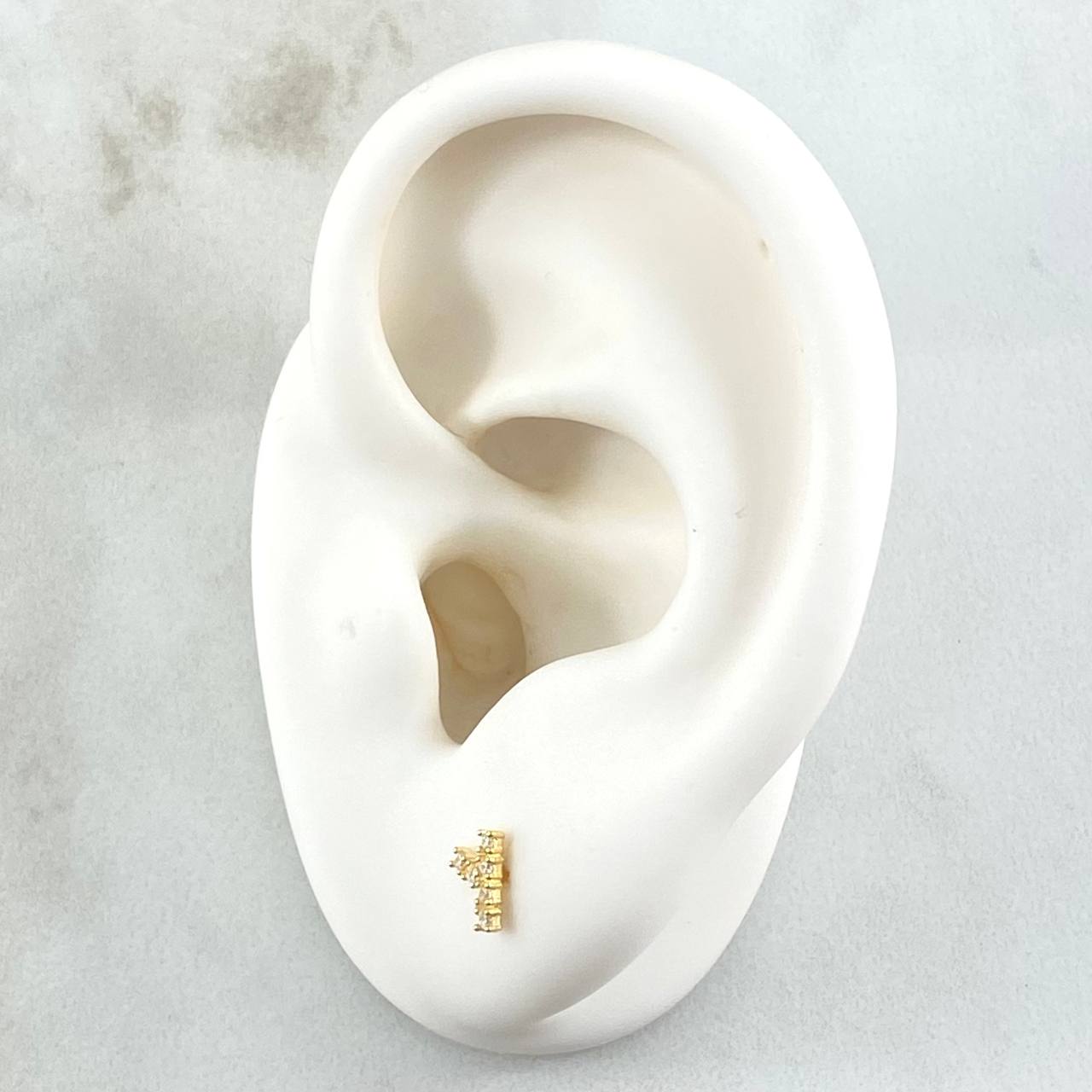Topos Letra Y 0.6gr / 6mm Circones Blancos Oro Amarillo 18K