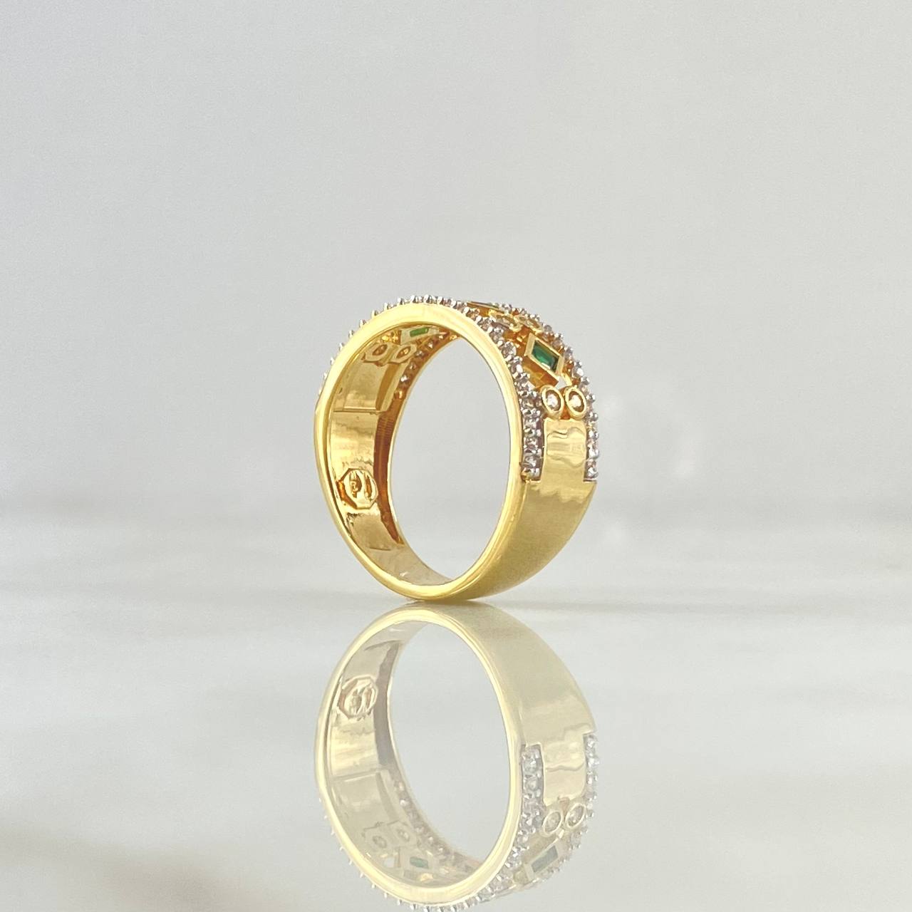 Anillo Trio de Rombos 4.8gr / T6 / Circones Verdes Blancos Oro Amarillo 18K ©
