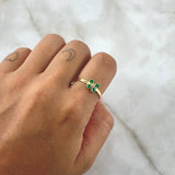 Anillo Flor Petalo Cuatro Garras 1.75gr / T7 1/2 / Esmeraldas 16pts Diamante 3pts Oro Amarillo 18K (Joya) *