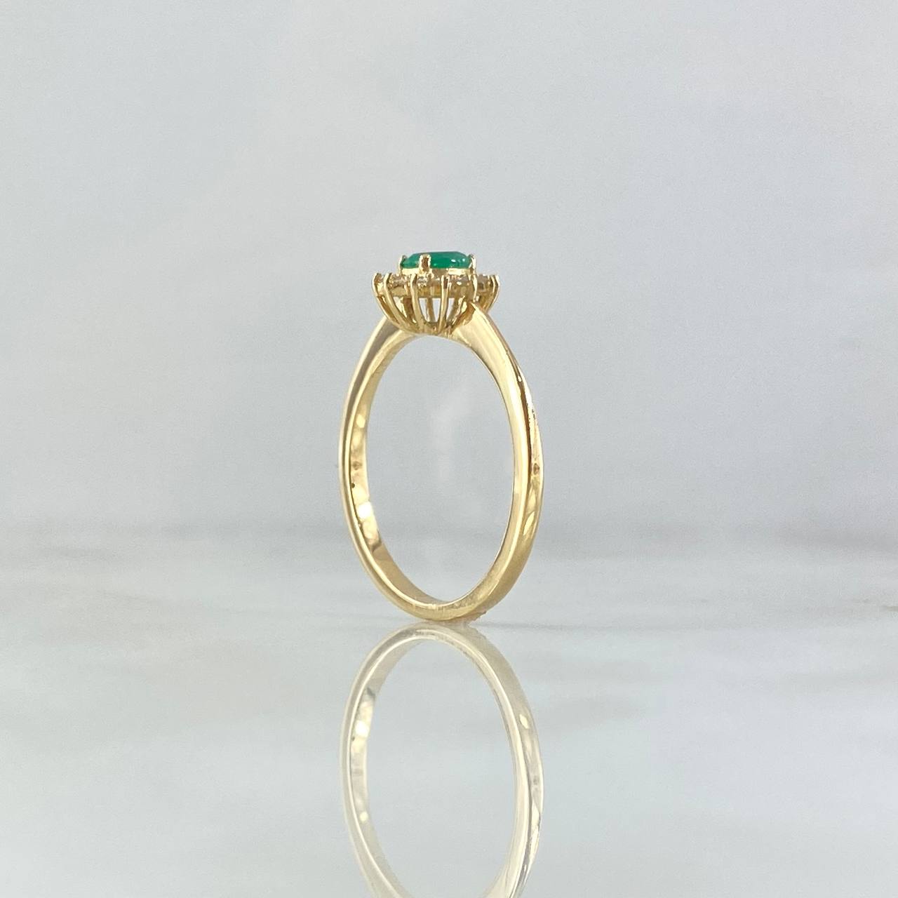 Anillo Flor Doce Petalos 2.4gr / T6 3/4 / Esmeralda 8pts Diamantes 12pts Oro Amarillo 18K (Joya) *