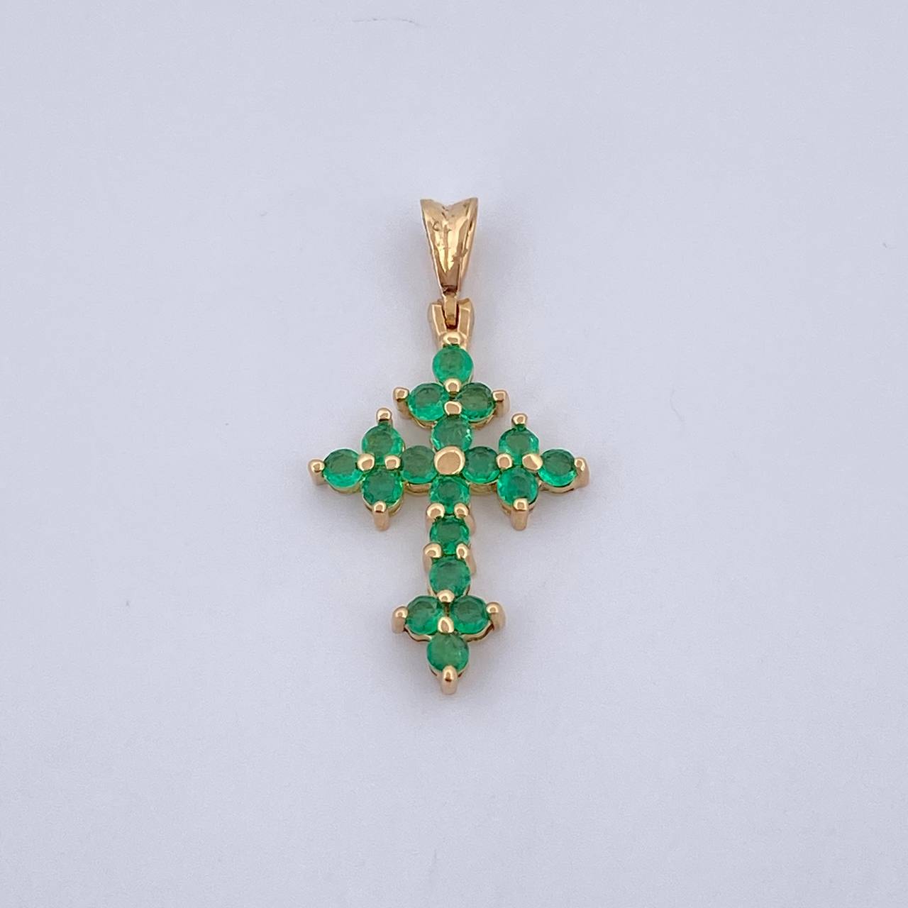 Dije Cruz  1.15gr / 2.5cm / Esmeralda 42 Pts Oro Amarillo 18K (Joya) &