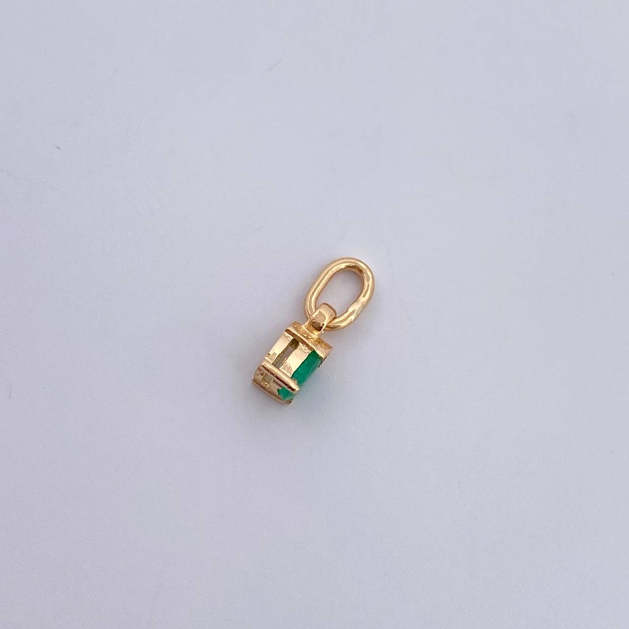 Dije Gota 0.45gr / 1.1cm / Esmeralda 08 Pts Oro Amarillo 18K (Joya) &