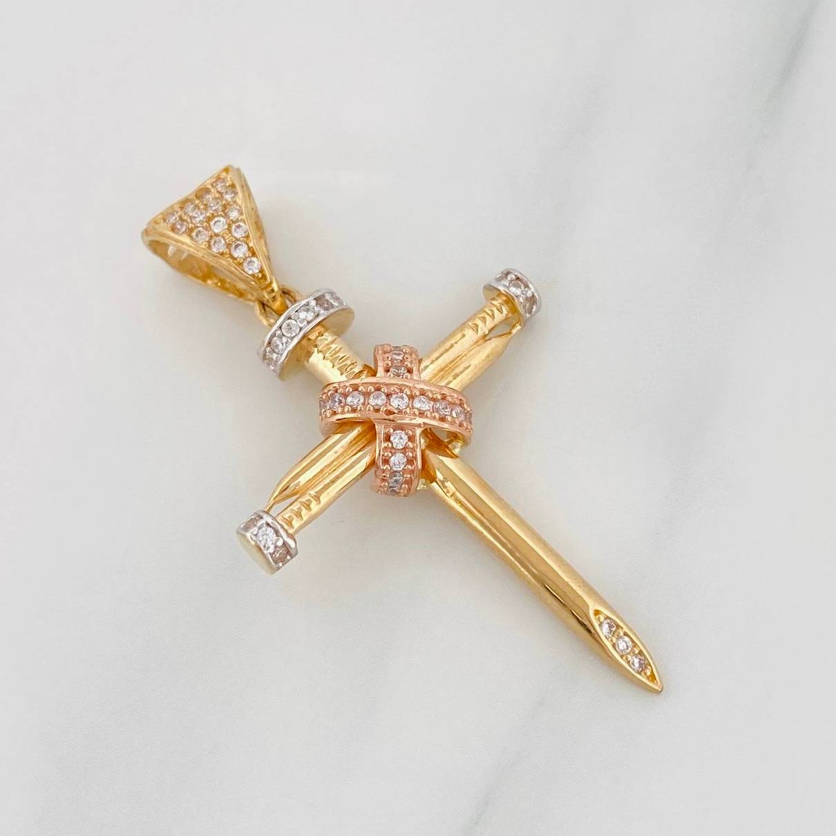 Dije Cruz Tornillo 3.6g / 4cm Tres Oros 18K
