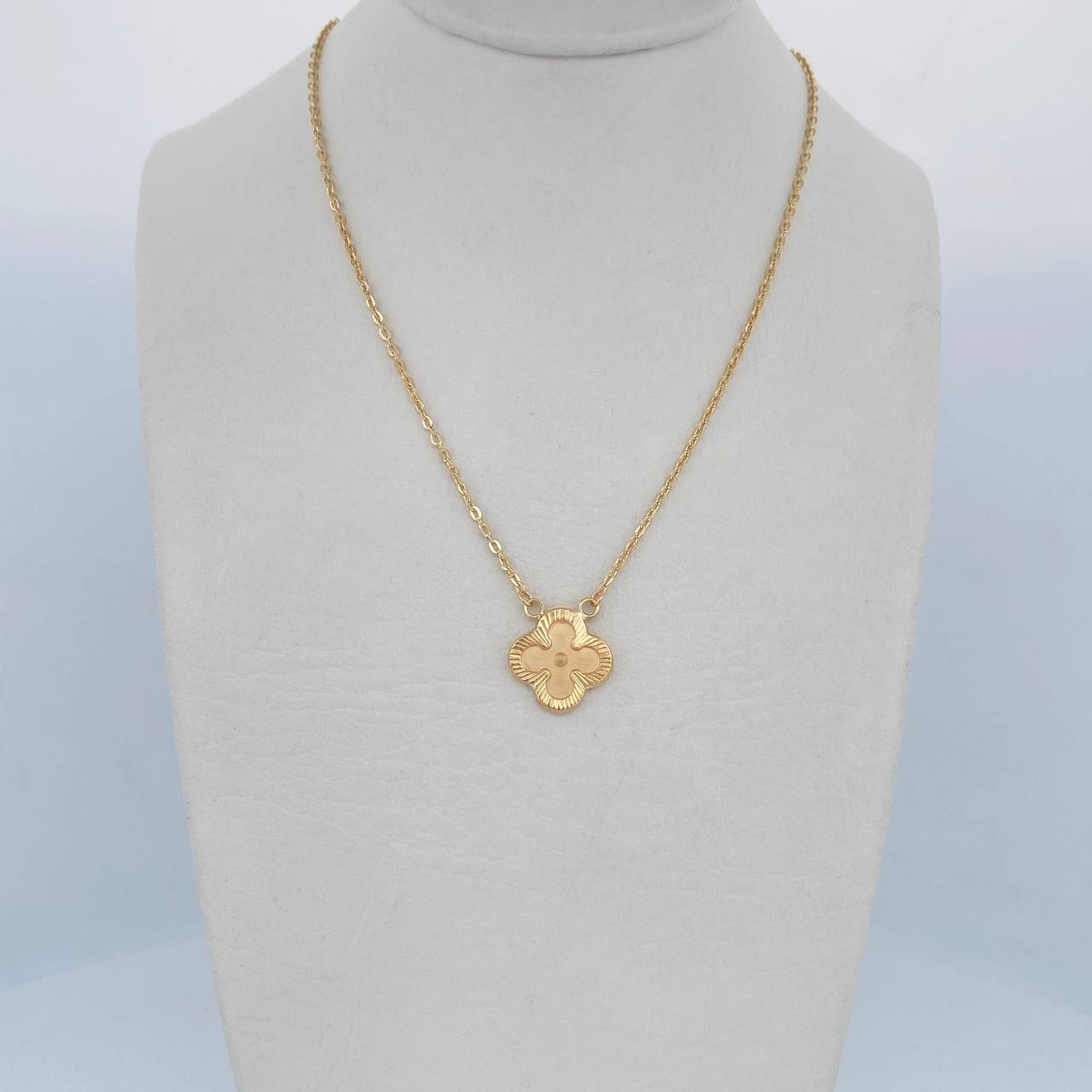 Cadena Aro Seguido Trebol 2.95gr / 45cm / Oro 18K $
