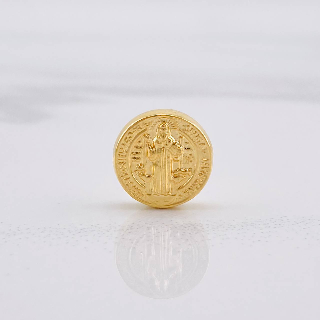 Herraje San Benito 0.85g / 1.3cm Oro Amarillo 18K