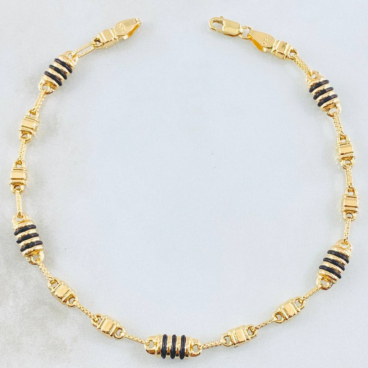 Pulso Rustico Cubo 4.45gr / 22cm / Oro Amarillo 18K *