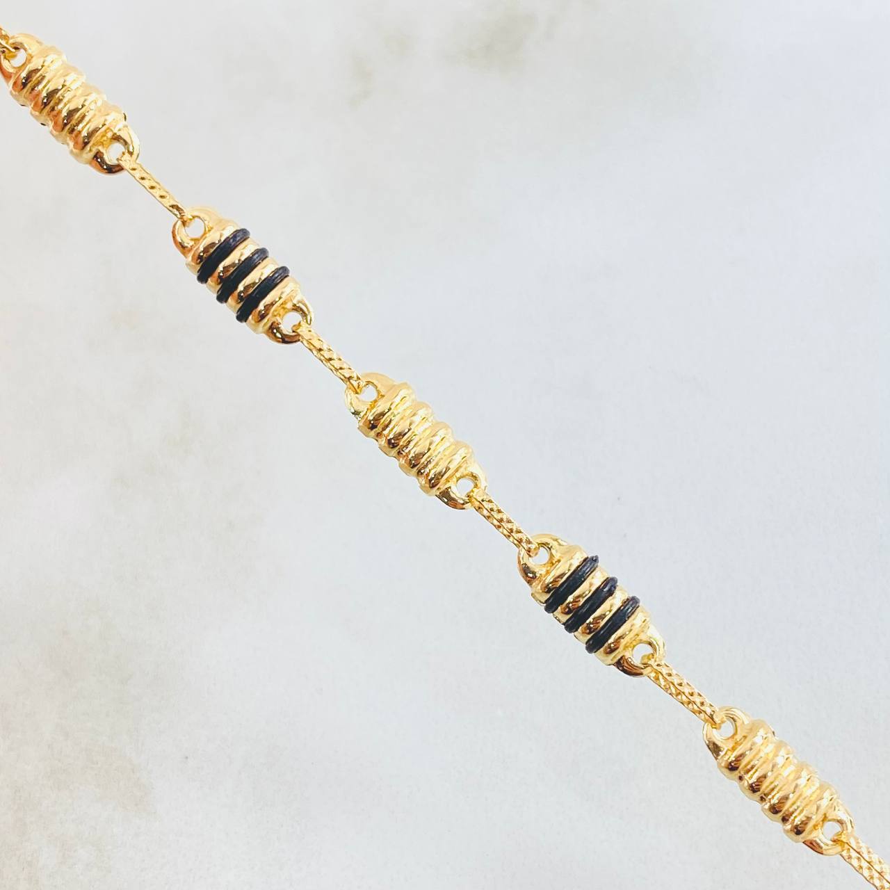 Pulso Rustico Cilindro Rayado 4.85gr / 21.5cm / Oro Amarillo 18K *