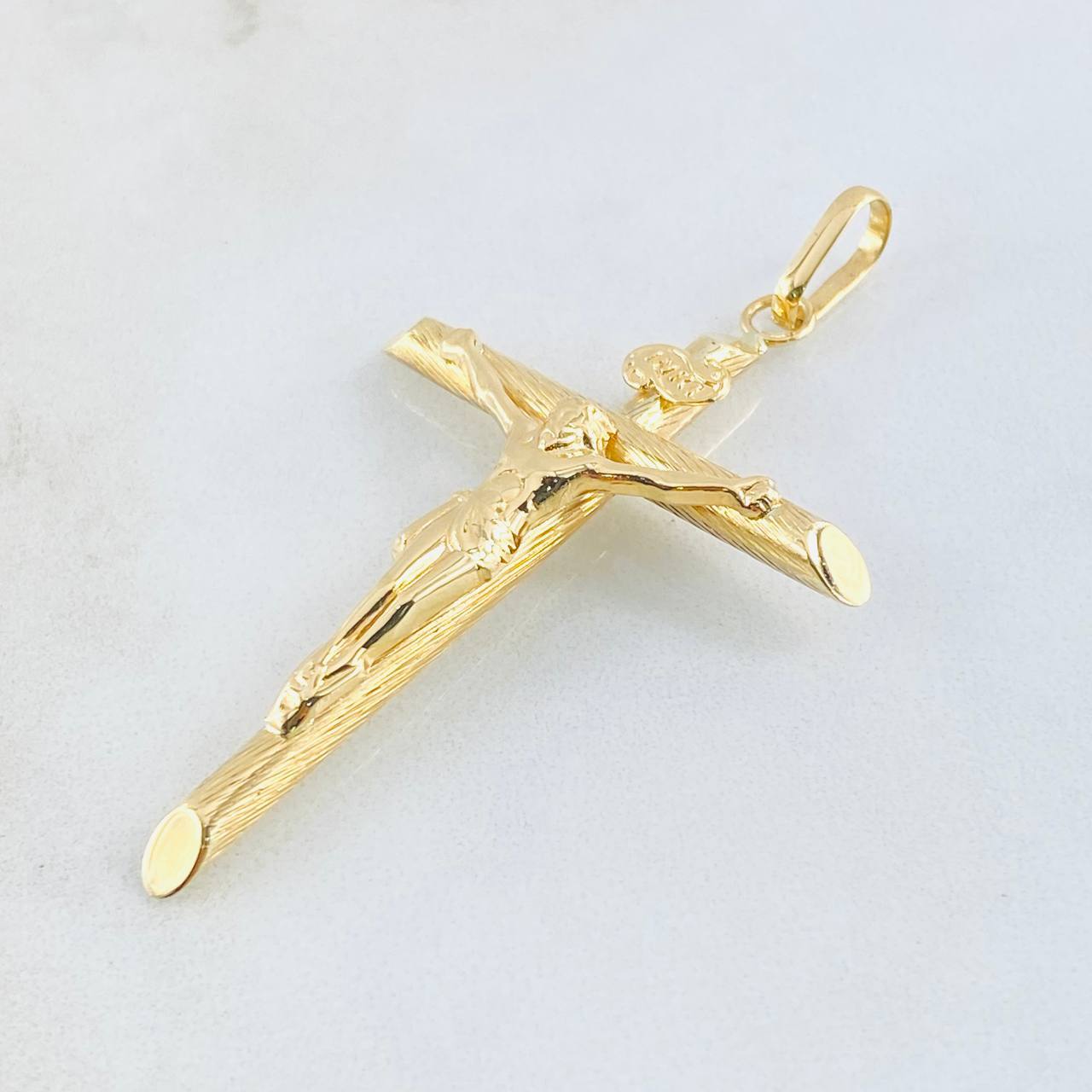 Dije Cruz Cristo 2.45gr / 5.8cm / Oro Amarillo 18K