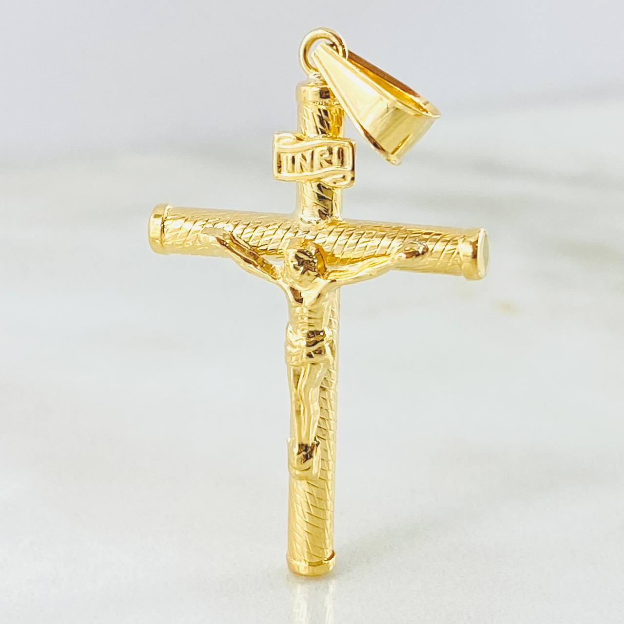 Dije Cruz Cristo 1.7gr / 4.3cm / Oro Amarillo 18K