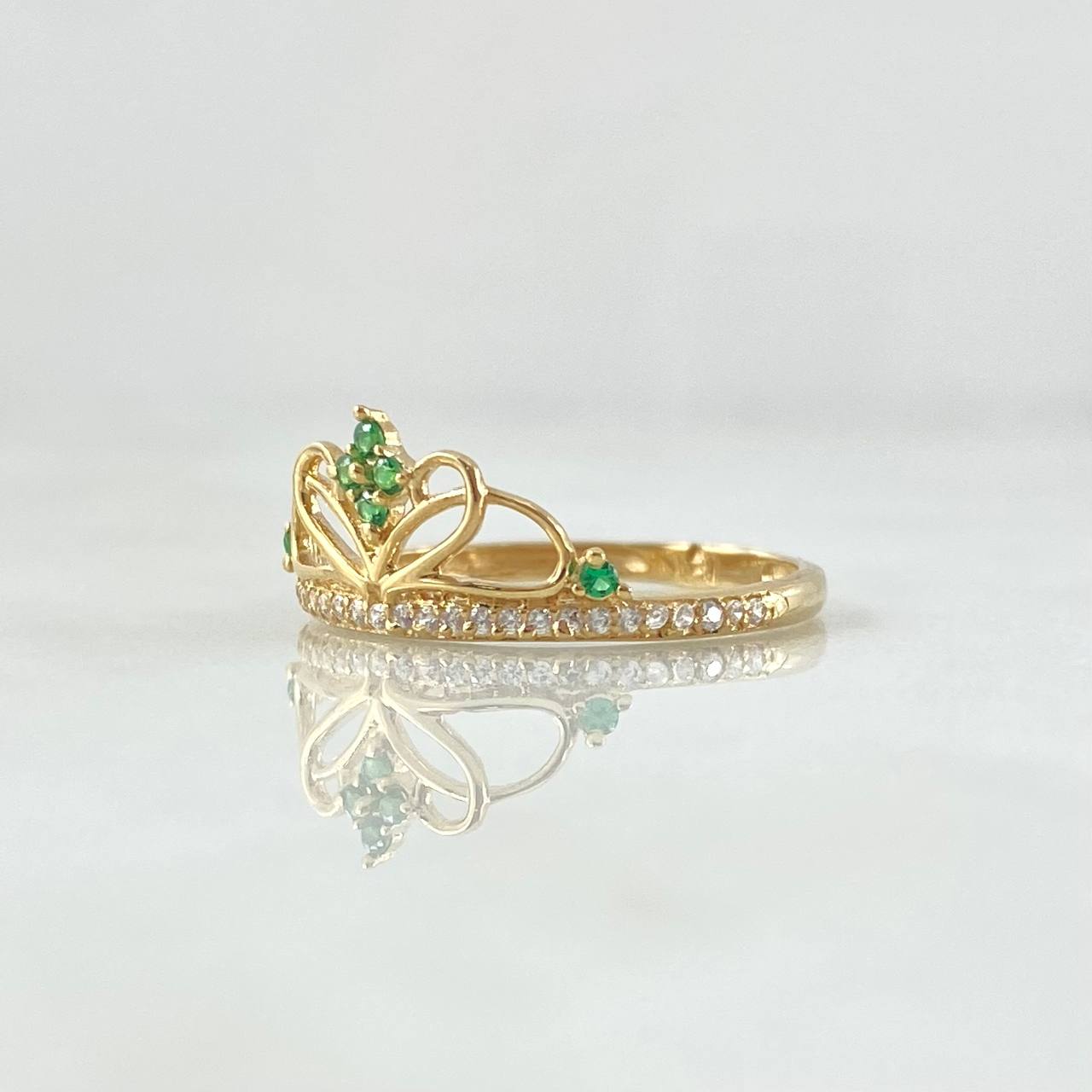 Anillo Corona Corazón Estilizado 1.4gr / T6 1/2 / Circones Blancos Verdes Oro Amarillo 18K ©