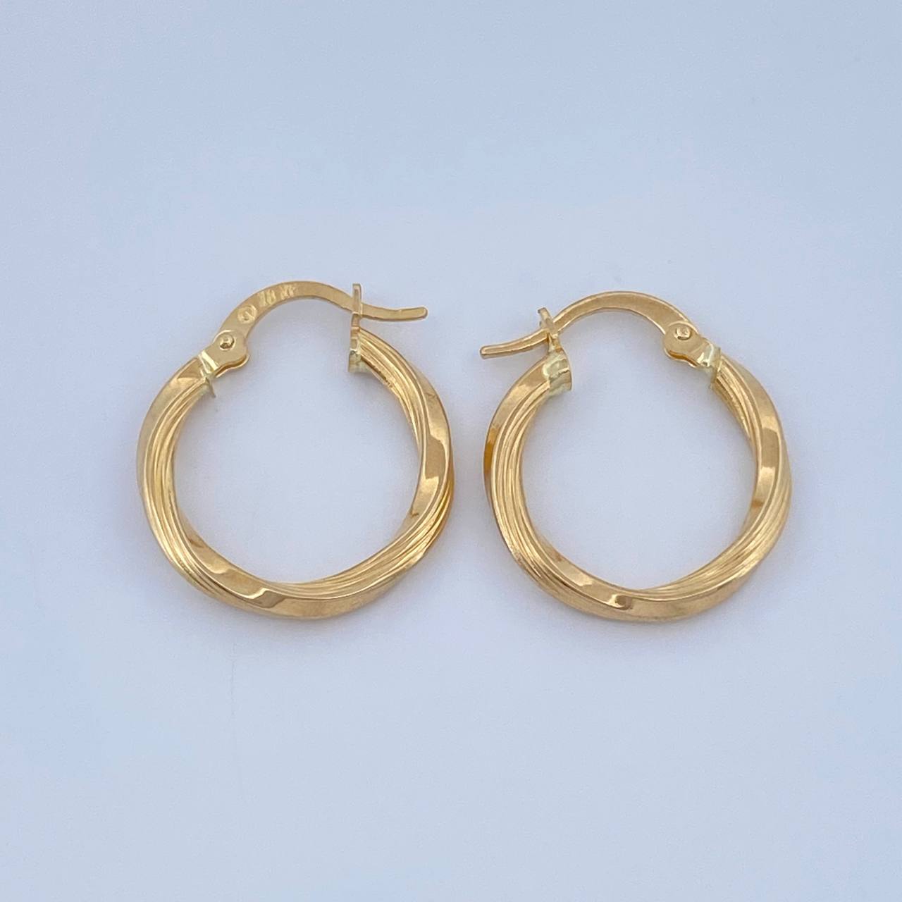 Candongas Mai 1.5gr / 2.1cm / Rayadas Oro Amarillo &