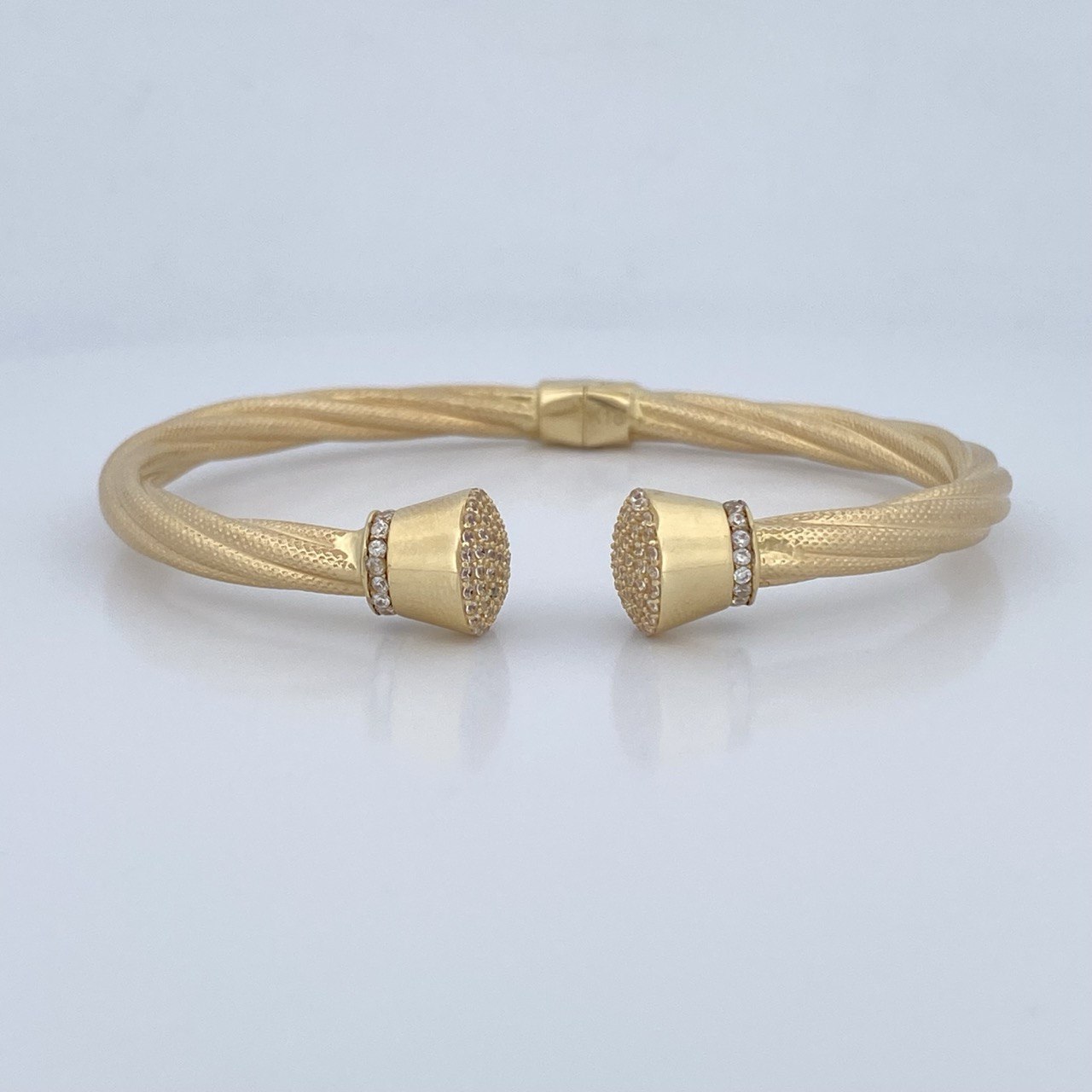 Pulso Aro Entrelazado 13.3gr / 19.6cm / +4 Oro 18K &