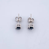 Topos Cuatro Garras 1.6gr / Zafiros 1.06 Qts Oro Blanco 18K (Joya) &
