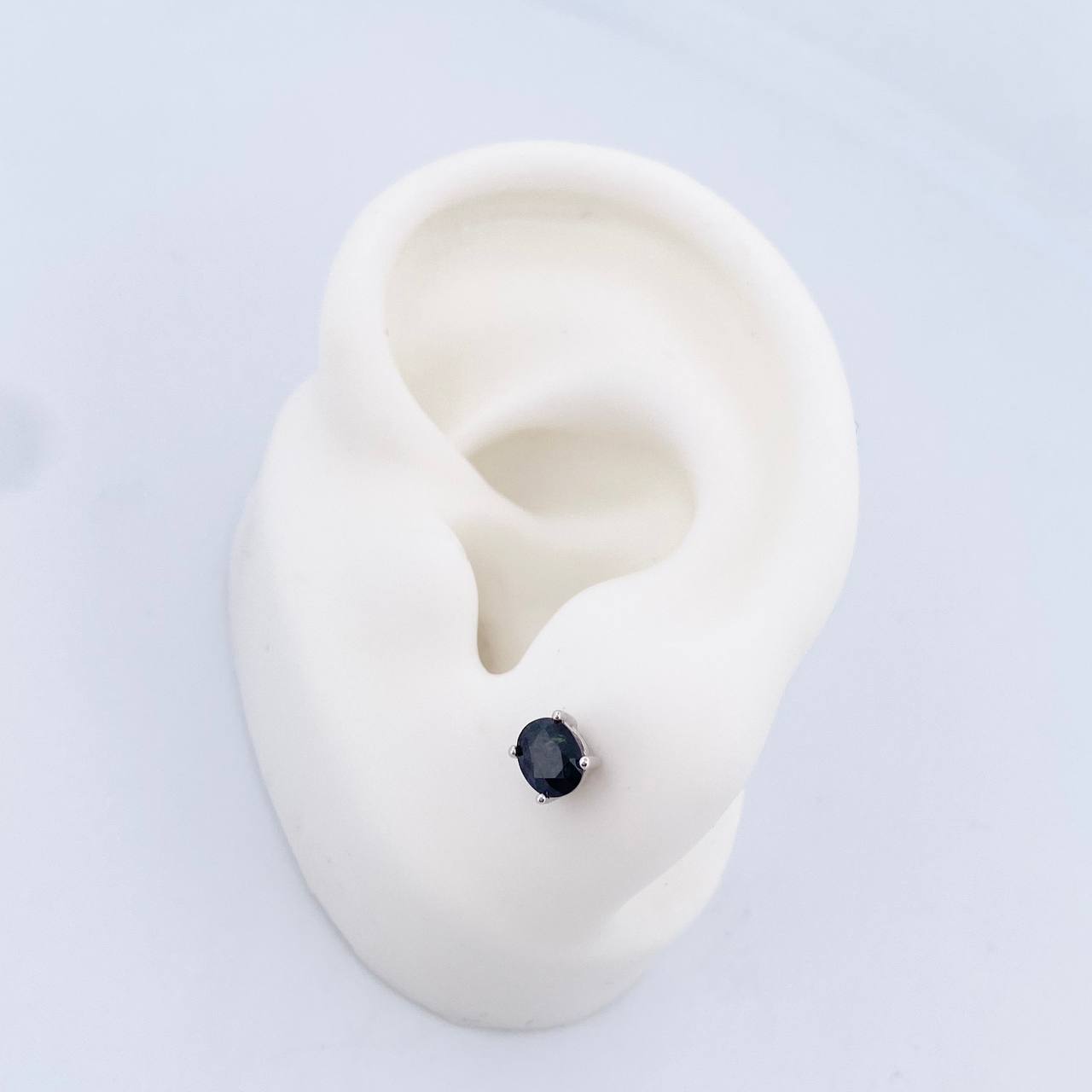 Topos Cuatro Garras 1.6gr / Zafiros 1.06 Qts Oro Blanco 18K (Joya) &