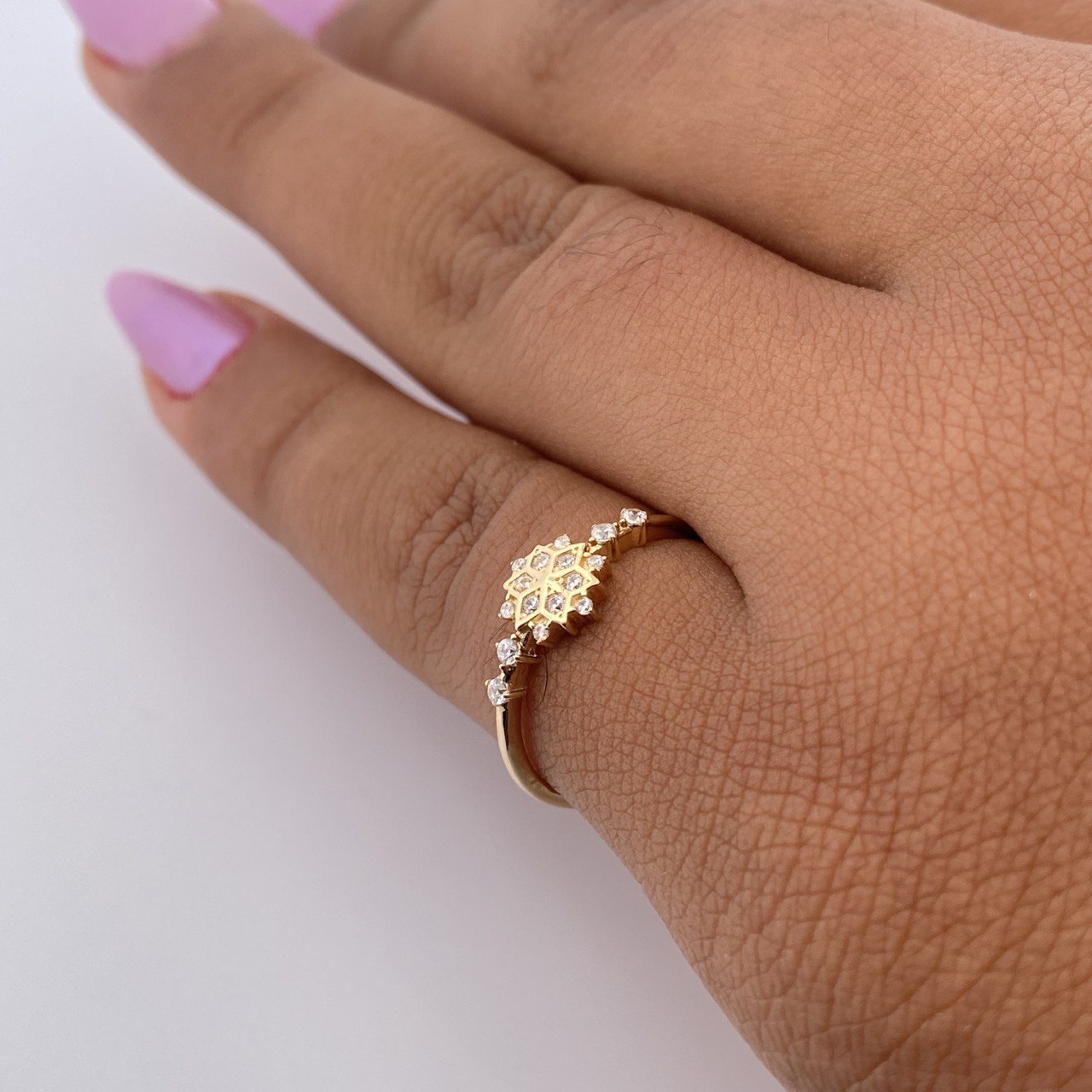 Anillo Mandala 1.7gr / T6 3/4 / Circones Blancos Oro Amarillo 18K &