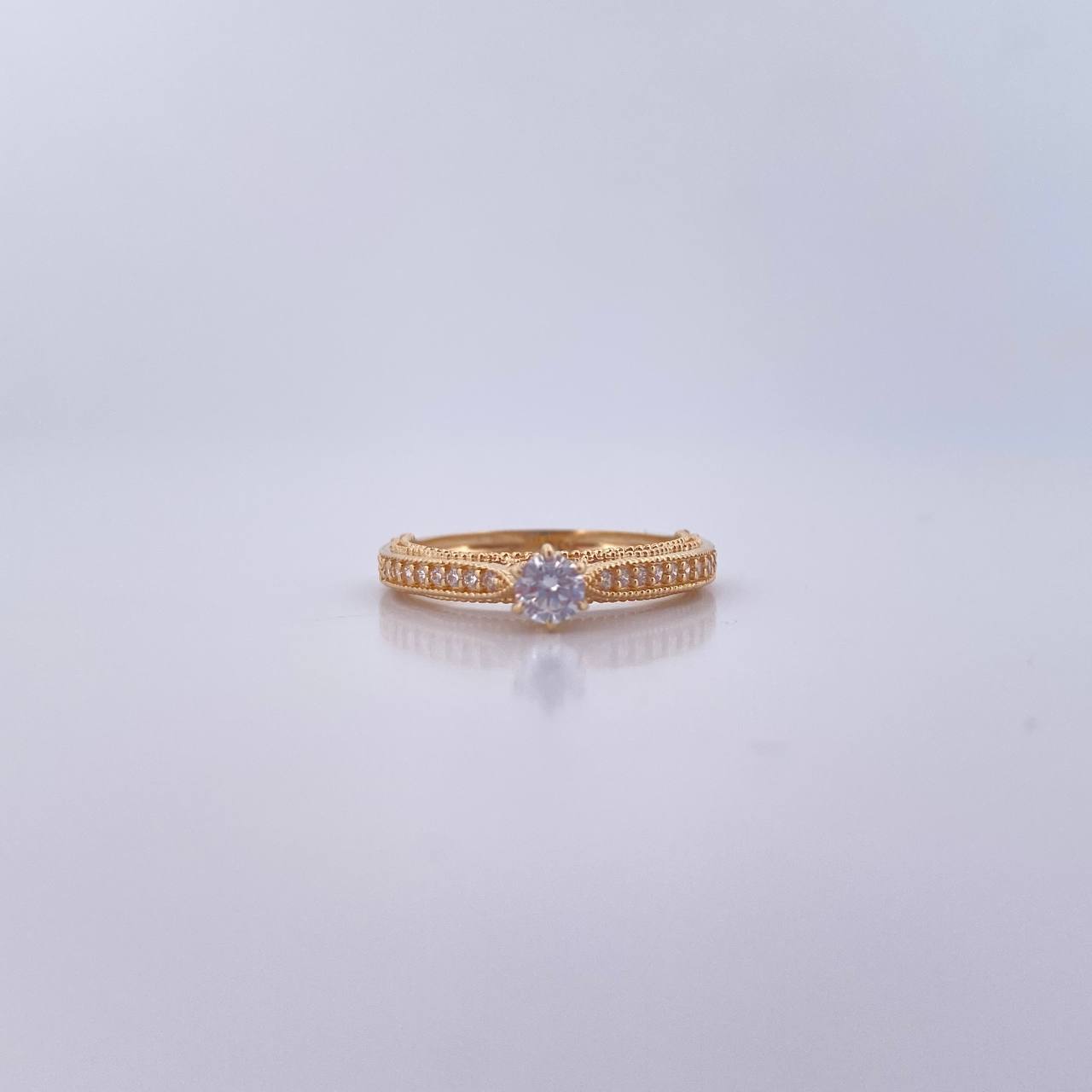 Anillo solitario 2.2gr / T4 1/2 / Circones Blancos Oro Amarillo 18K &