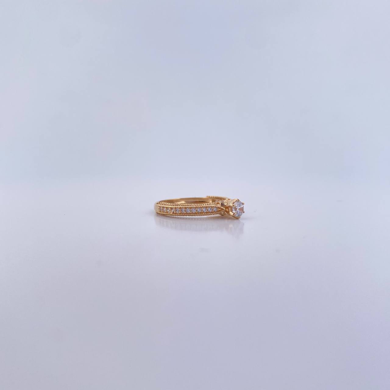 Anillo solitario 2.2gr / T4 1/2 / Circones Blancos Oro Amarillo 18K &