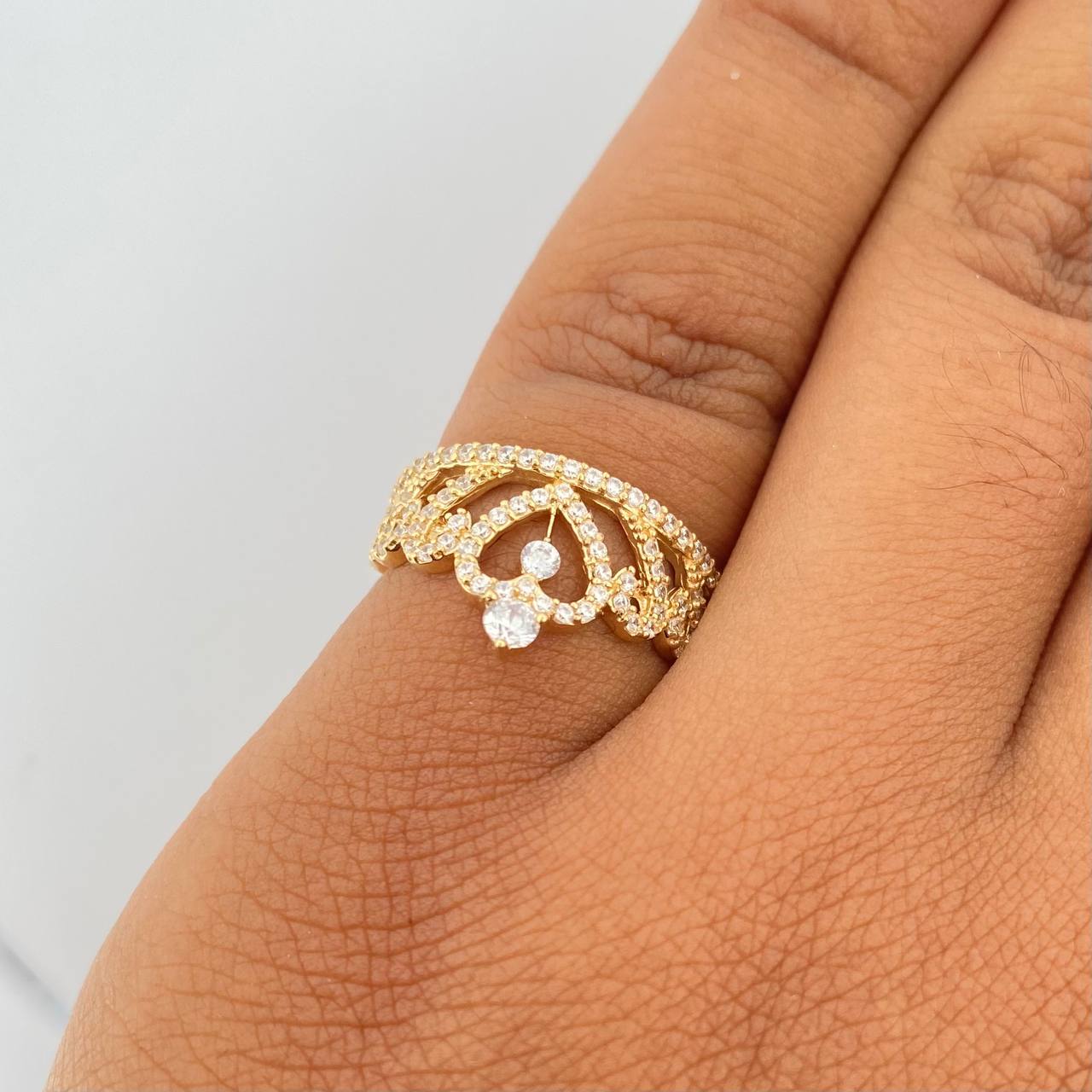 Anillo Corona 15s 2.6gr / T4 3/4 / Circones Blancos Oro Amarillo 18K &