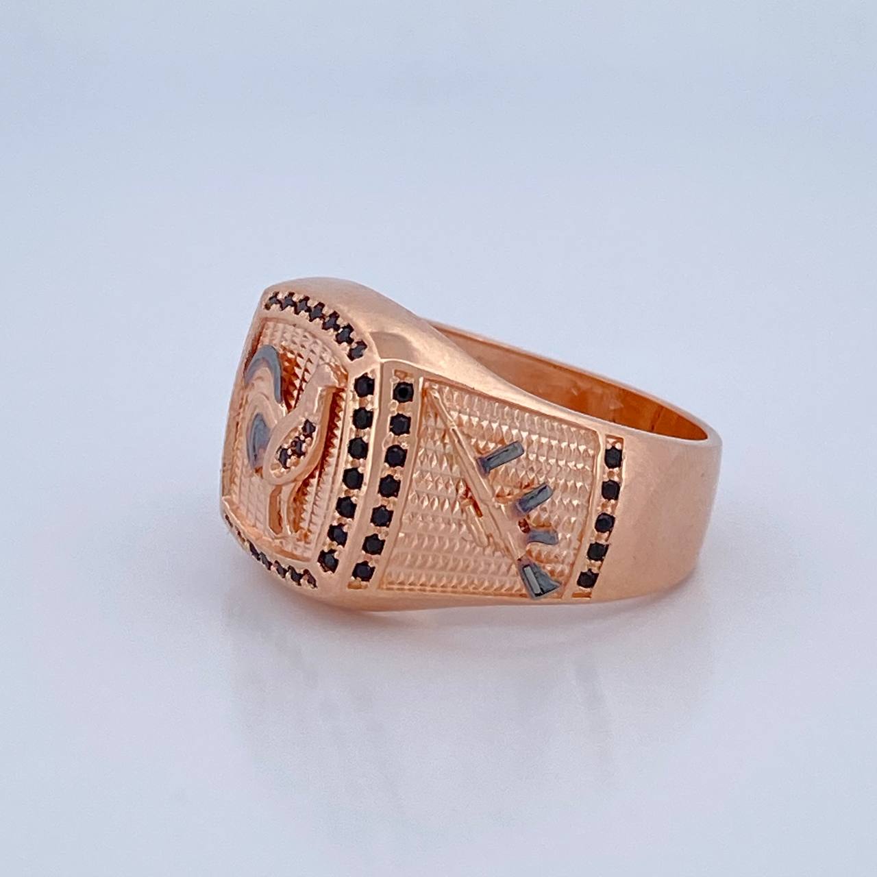 Anillo Gallo Armas 10gr / T10 1/4 / Oro 18K $
