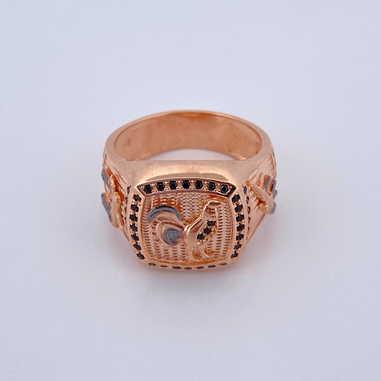 Anillo Gallo Armas 10gr / T10 1/4 / Oro 18K $