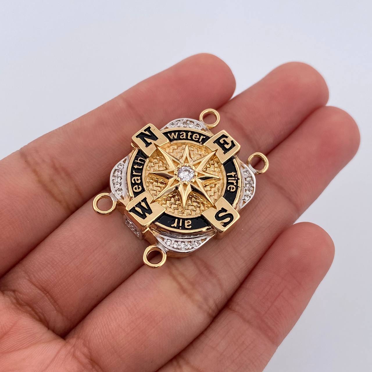 Herraje Estrella Cardinal 12.15gr / 3cm / Oro 18K $