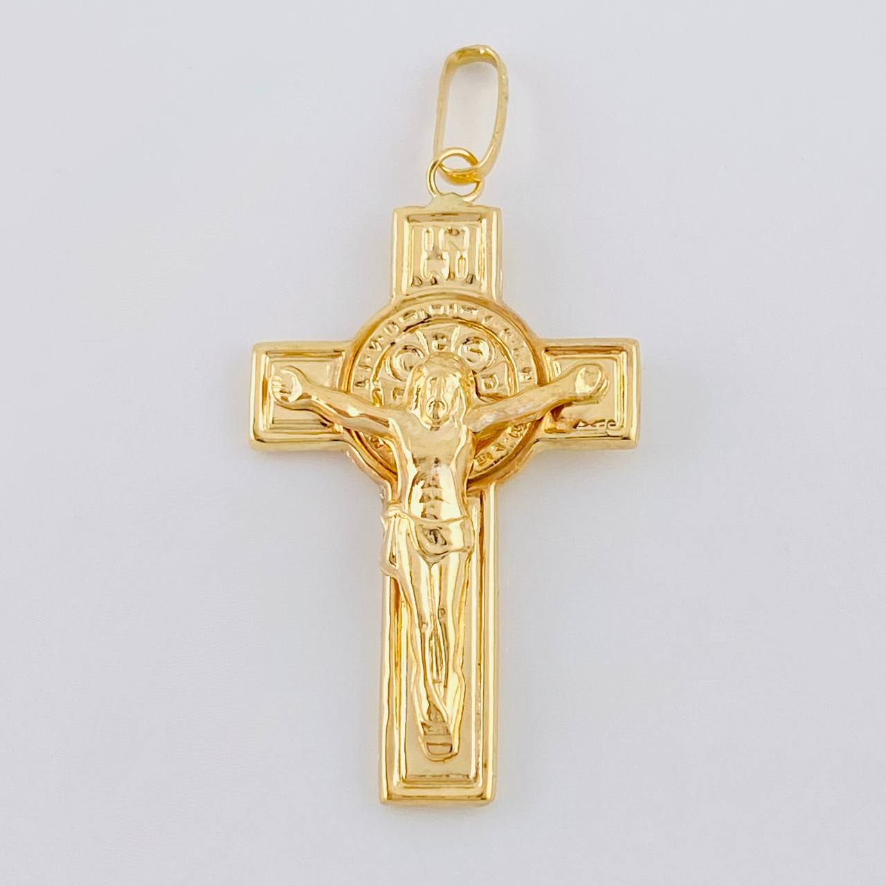 Dije Cruz Cristo San Benito 2.1g / 4cm Oro Amarillo 18K