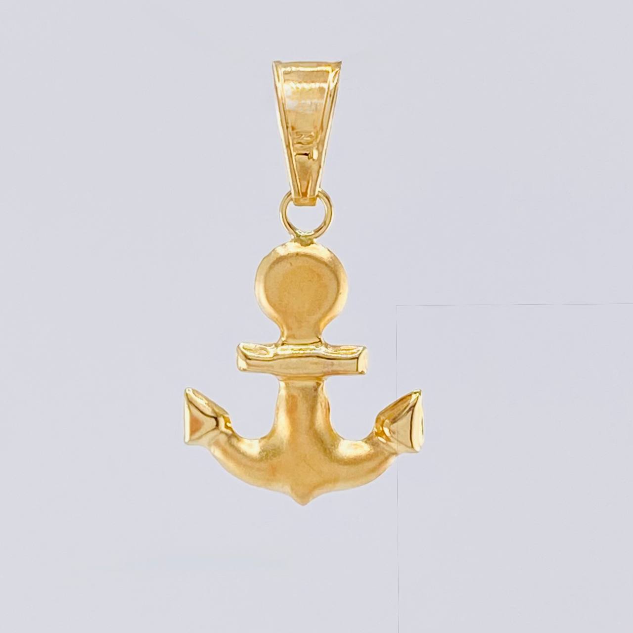 Dije Ancla Mate 1.05 g / 2.8 cm Oro Amarillo 18K