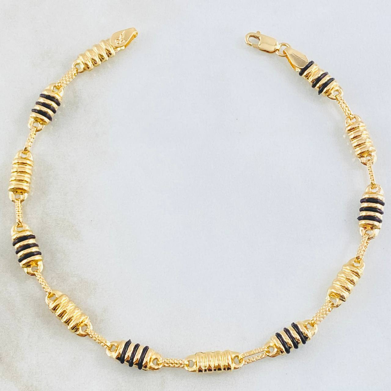 Pulso Rústico 4.9gr / 21.5cm / Oro Amarillo 18K ©