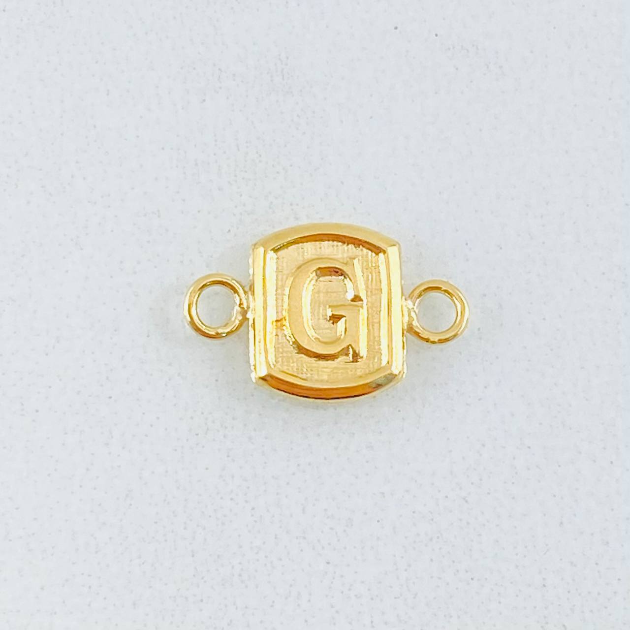 Herraje Letra G 0.35gr / 1.2cm / Oro Amarillo 18K