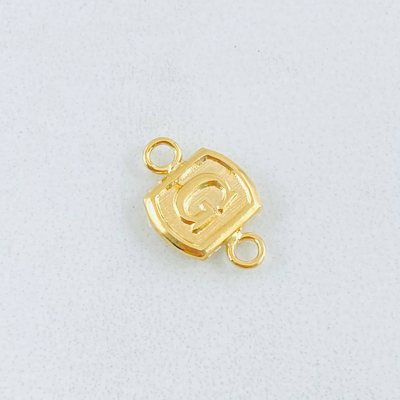 Herraje Letra G 0.35gr / 1.2cm / Oro Amarillo 18K