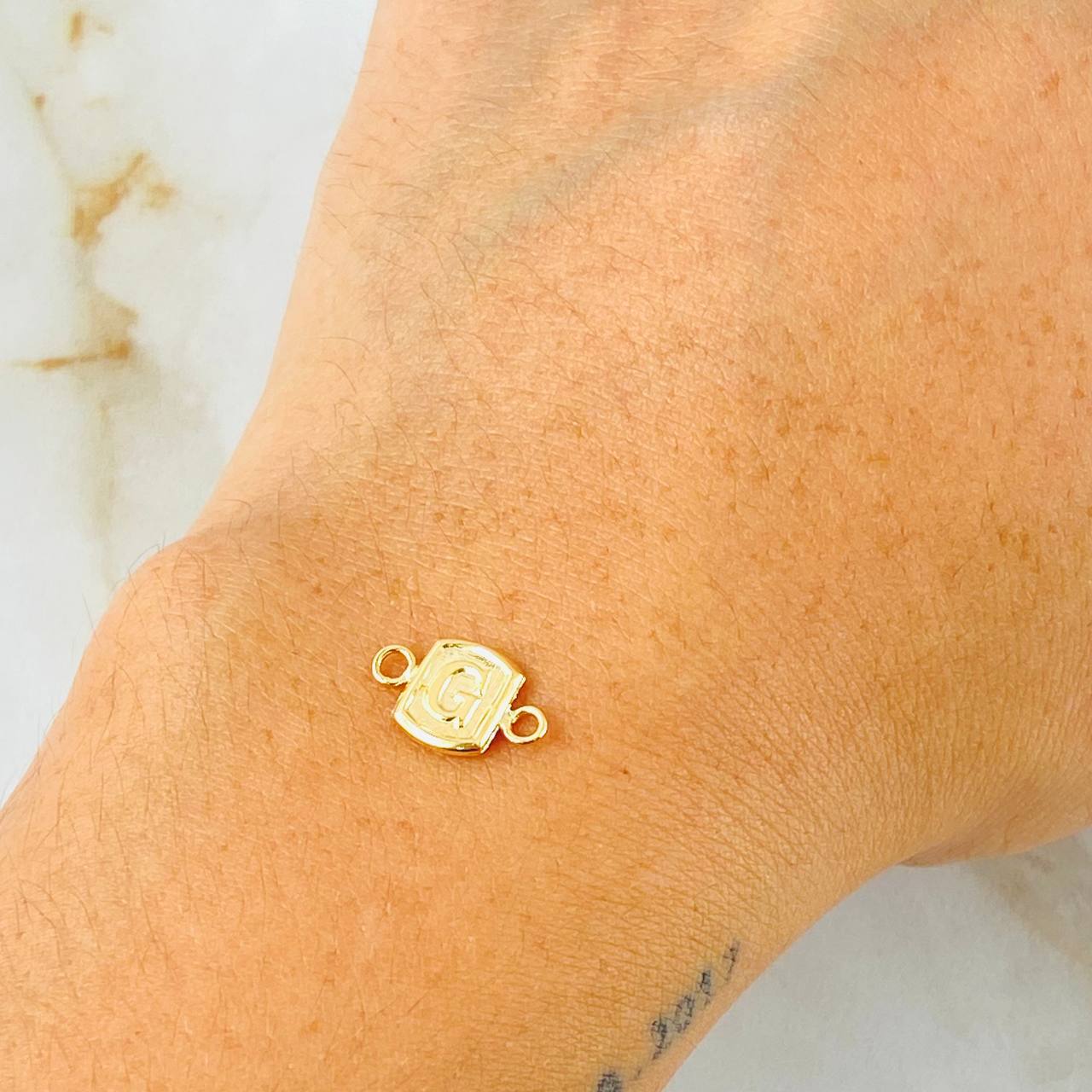 Herraje Letra G 0.35gr / 1.2cm / Oro Amarillo 18K