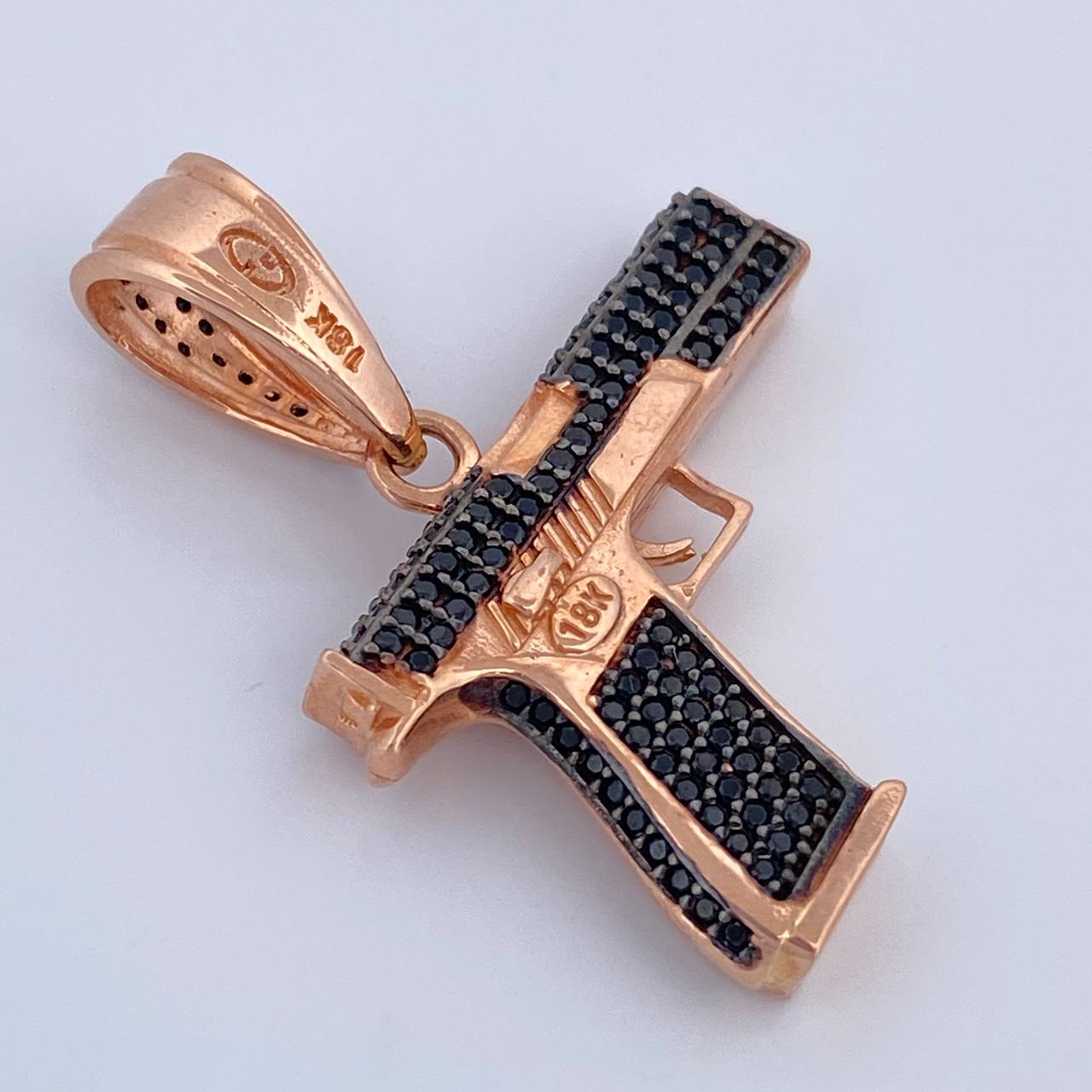 Dije Pistola 7.15gr / 3.2cm / Oro 18K $
