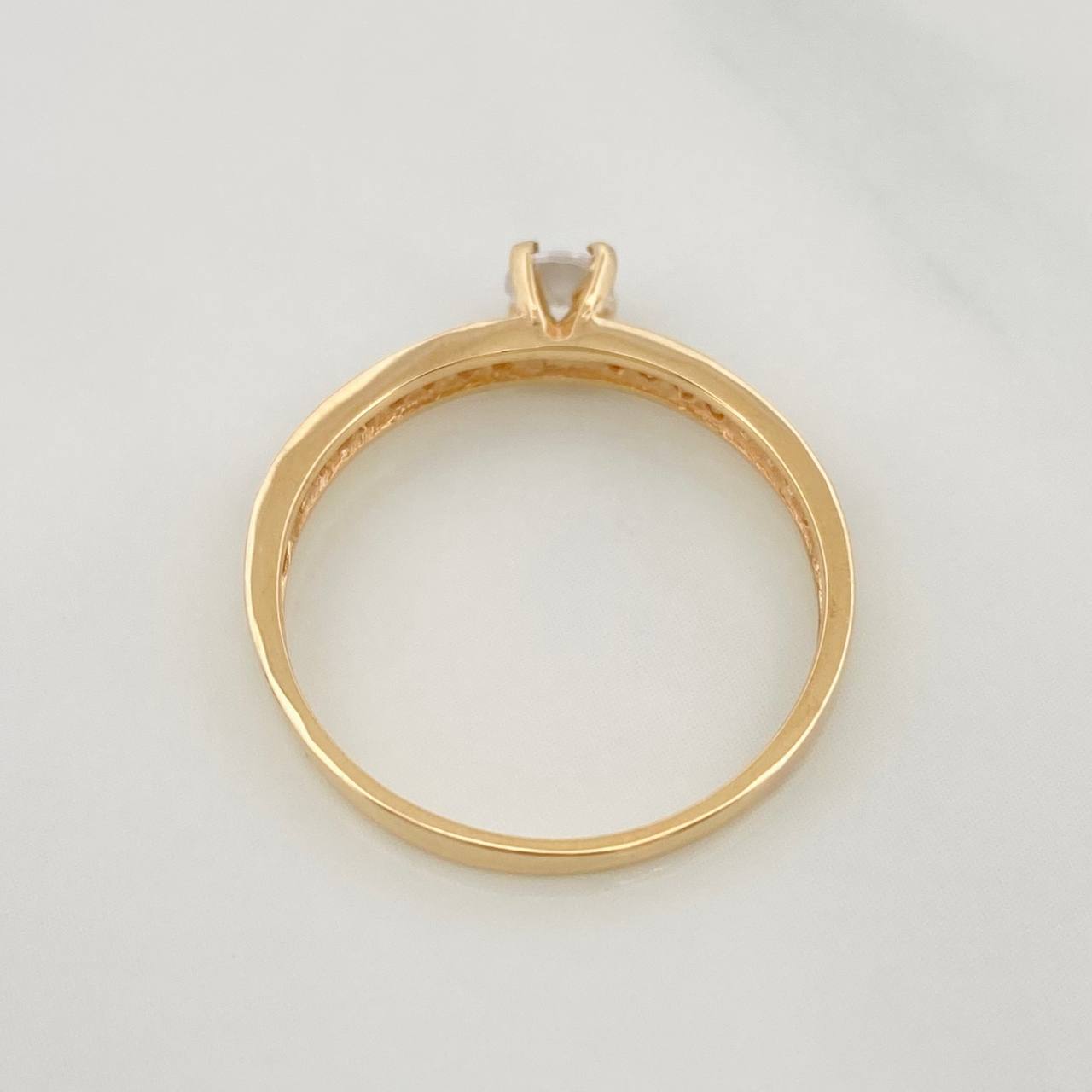 Anillo Solitario 1.75g / T7 1/2 Oro Amarillo 18K