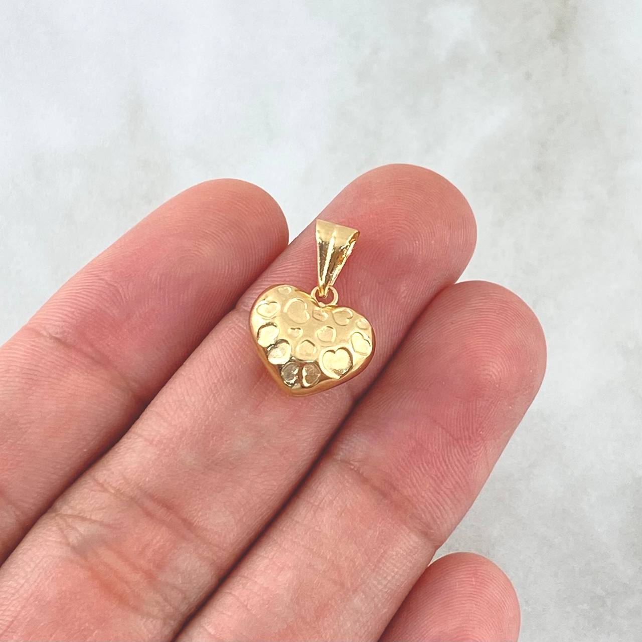 Dije Corazón Tallado 0.9gr / 1.8cm / Troquelado Relieve Oro Amarillo 18K