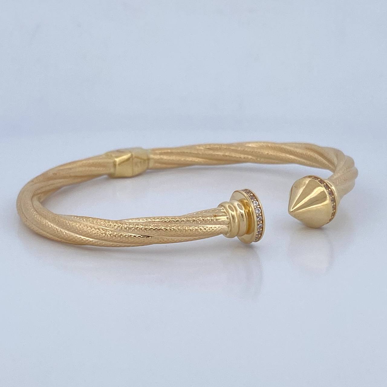 Pulso Entrelazado 12.3gr / 20.4cm / +4 Oro 18K $