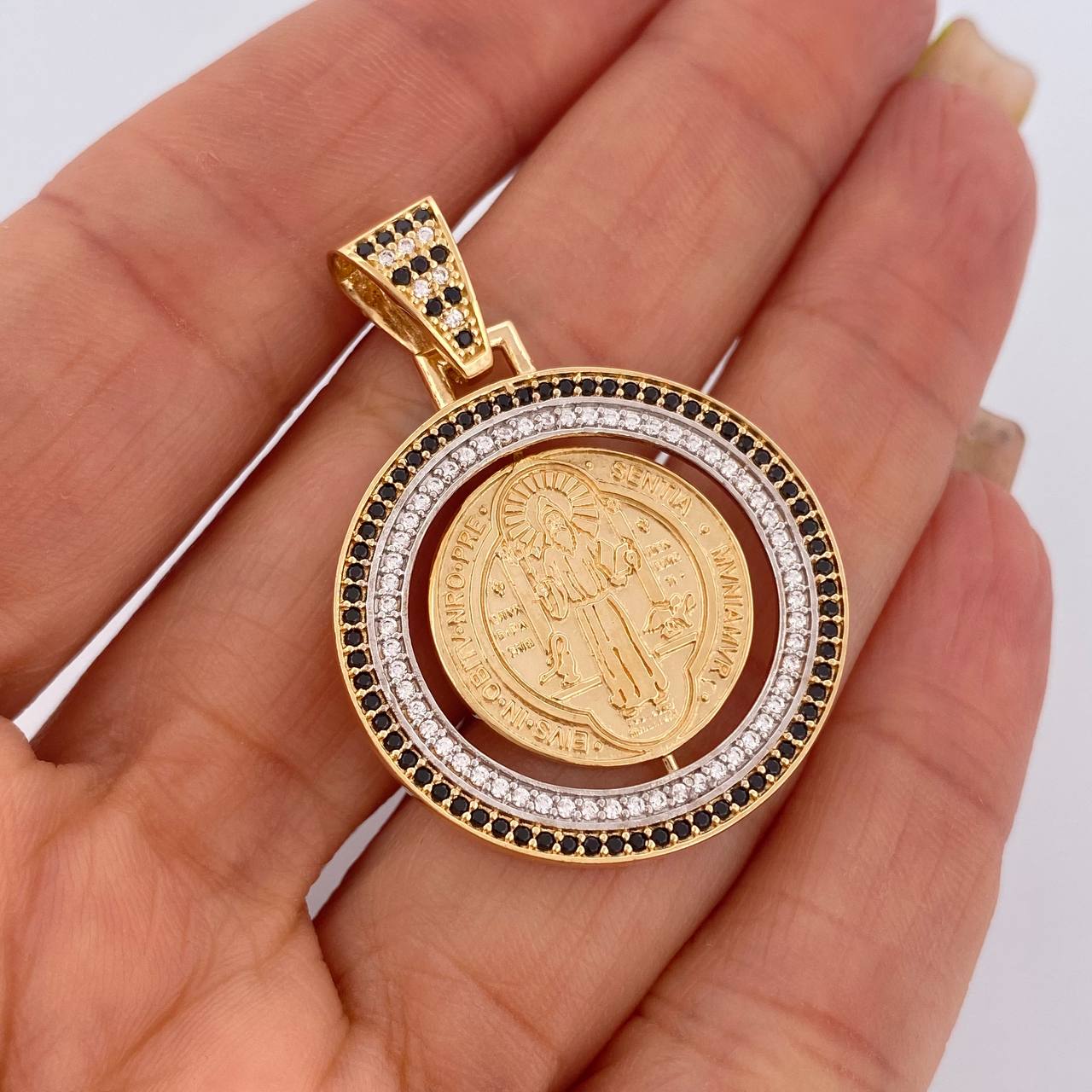Dije San Benito 8.35gr / 4cm / Oro 18K $