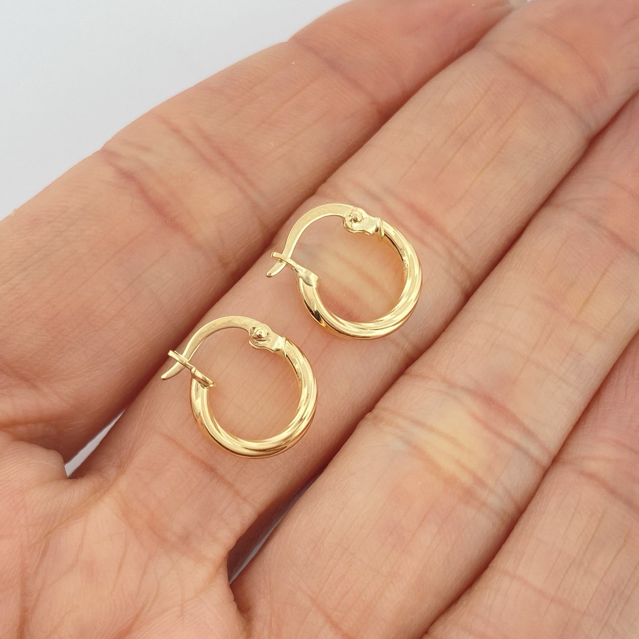 Candongas Mary 0.85gr / 1.3cm / Oro Amarillo 18K &