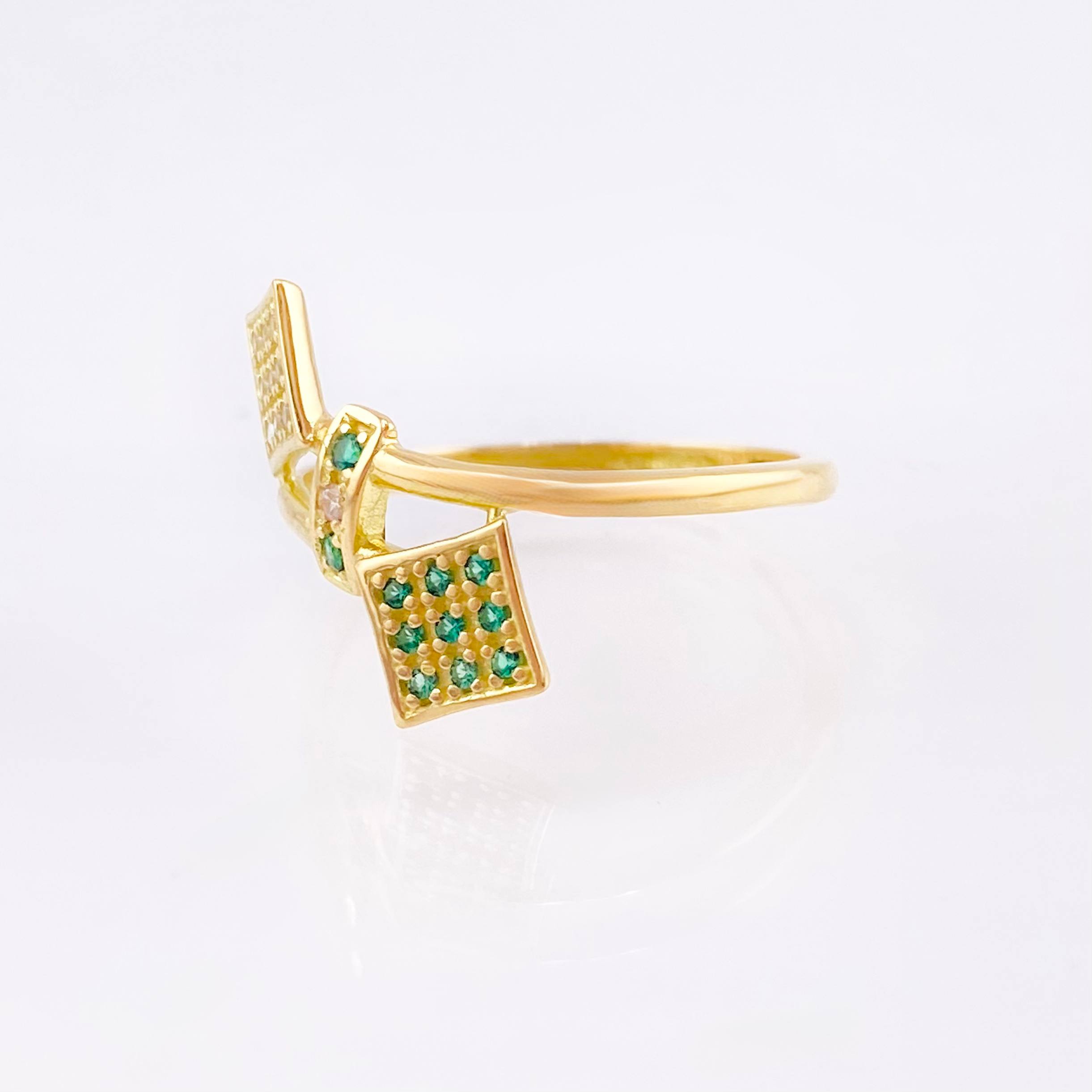 Anillo Cubos Bidimensionales 1.85gr / T6 / Oro Amarillo 18K