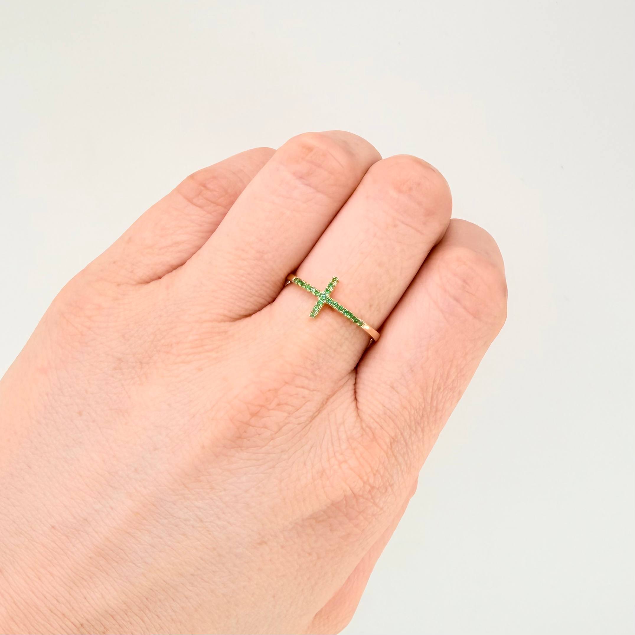 Anillo Cruz 1.5gr / T7 1/2 / Oro Amarillo 18K ©